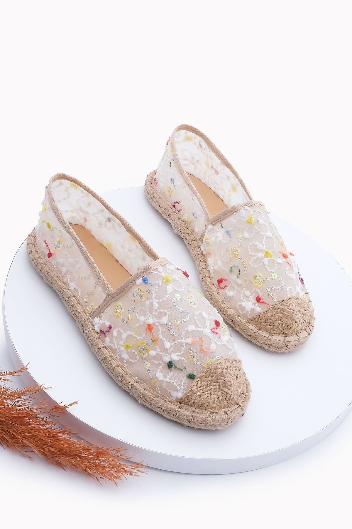 Female Flower Flower Embroidered Jute Espadril Babet Tiras White