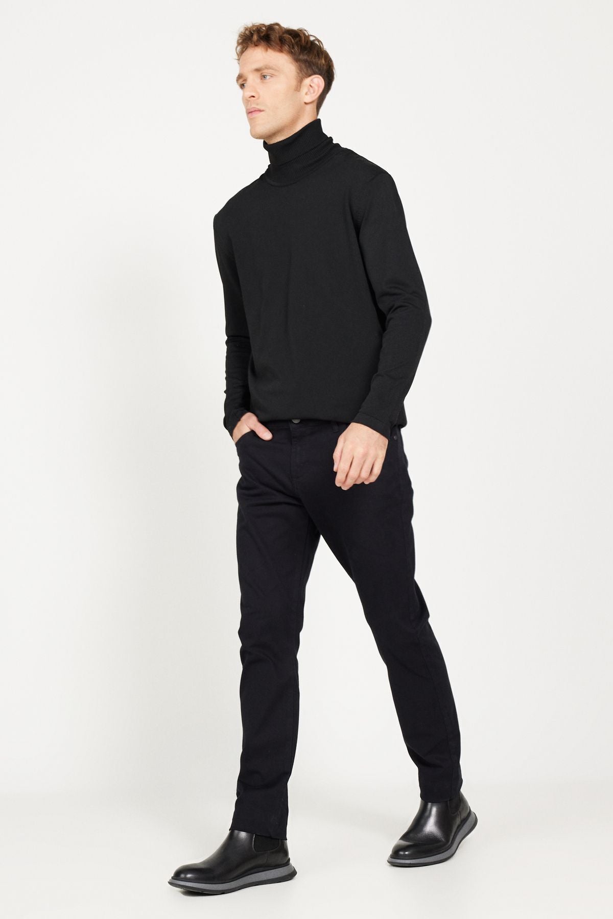 Men's black slim fit narrow cut 5 pocket cotton flexible pants