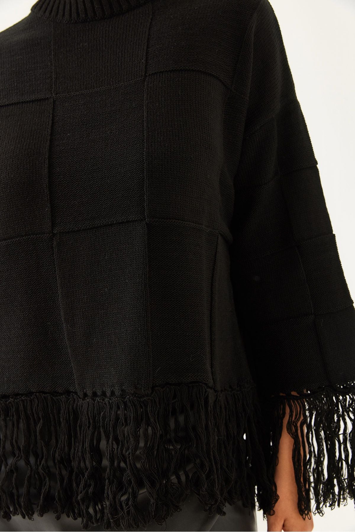 Female tassel knitwear sweater