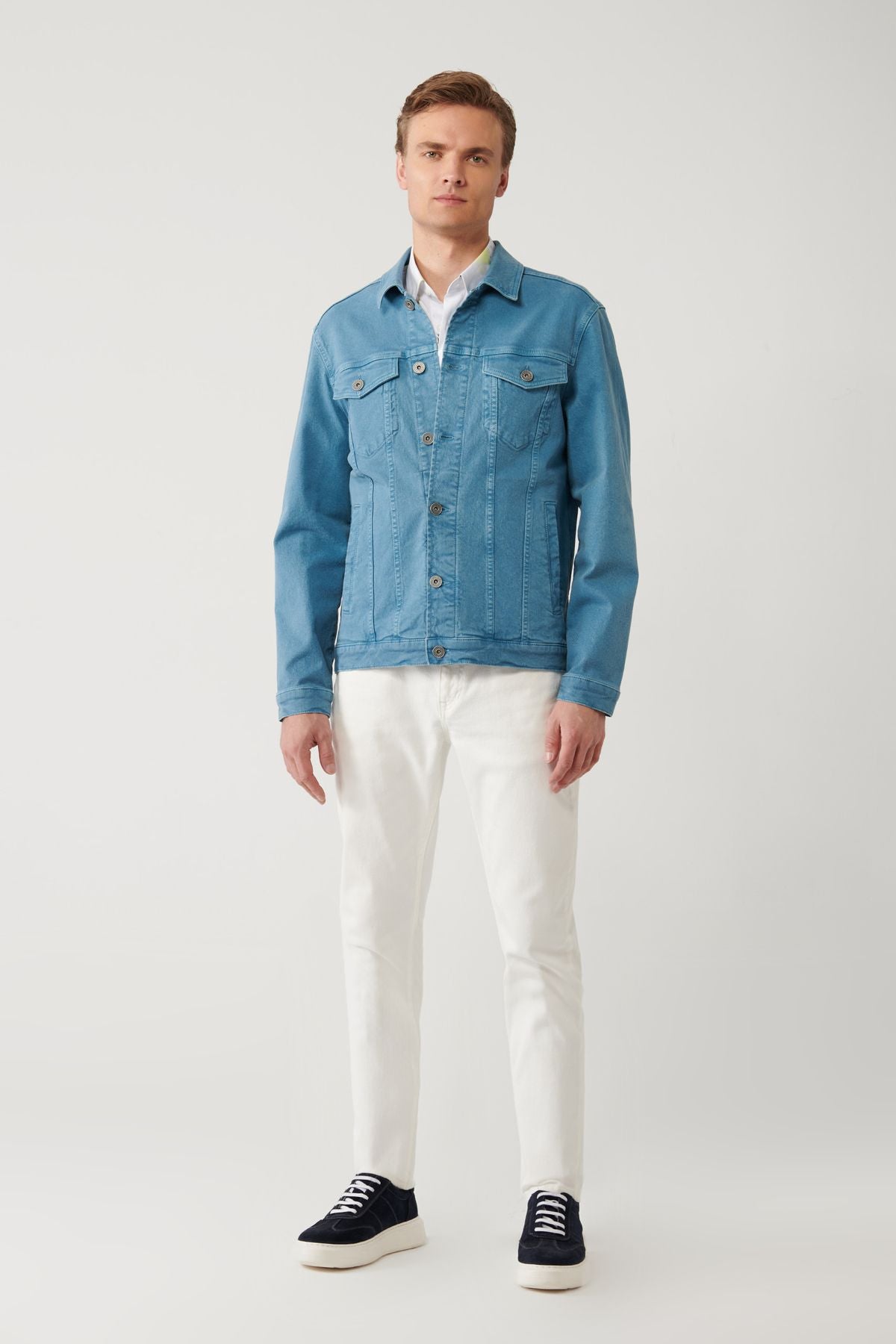 Men's Indigo Classic Neck Garment Dyed Pocket Denim Jacket A41y6020