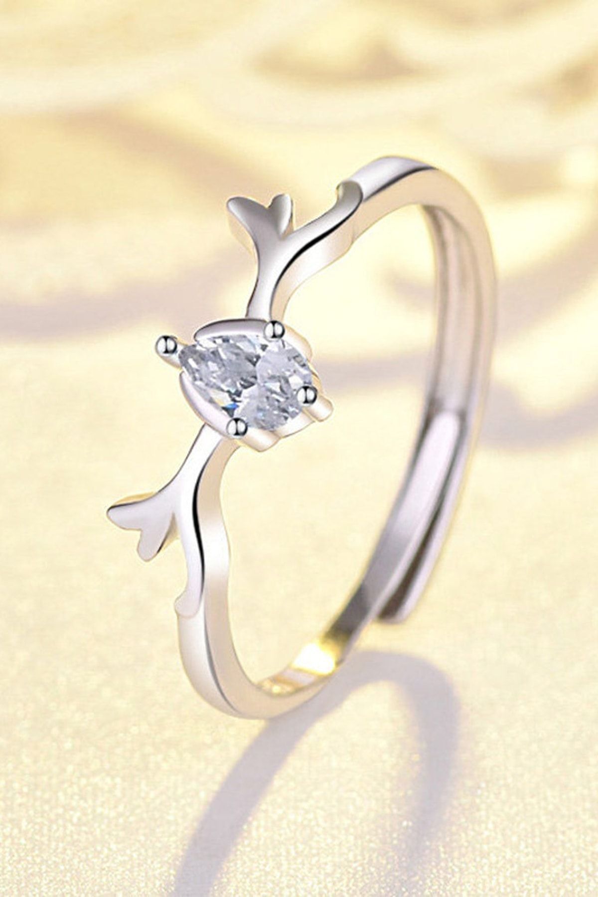 GEYİK MOTIF WITH WHITE STONE SILVER PLATED DOUBLE RING
