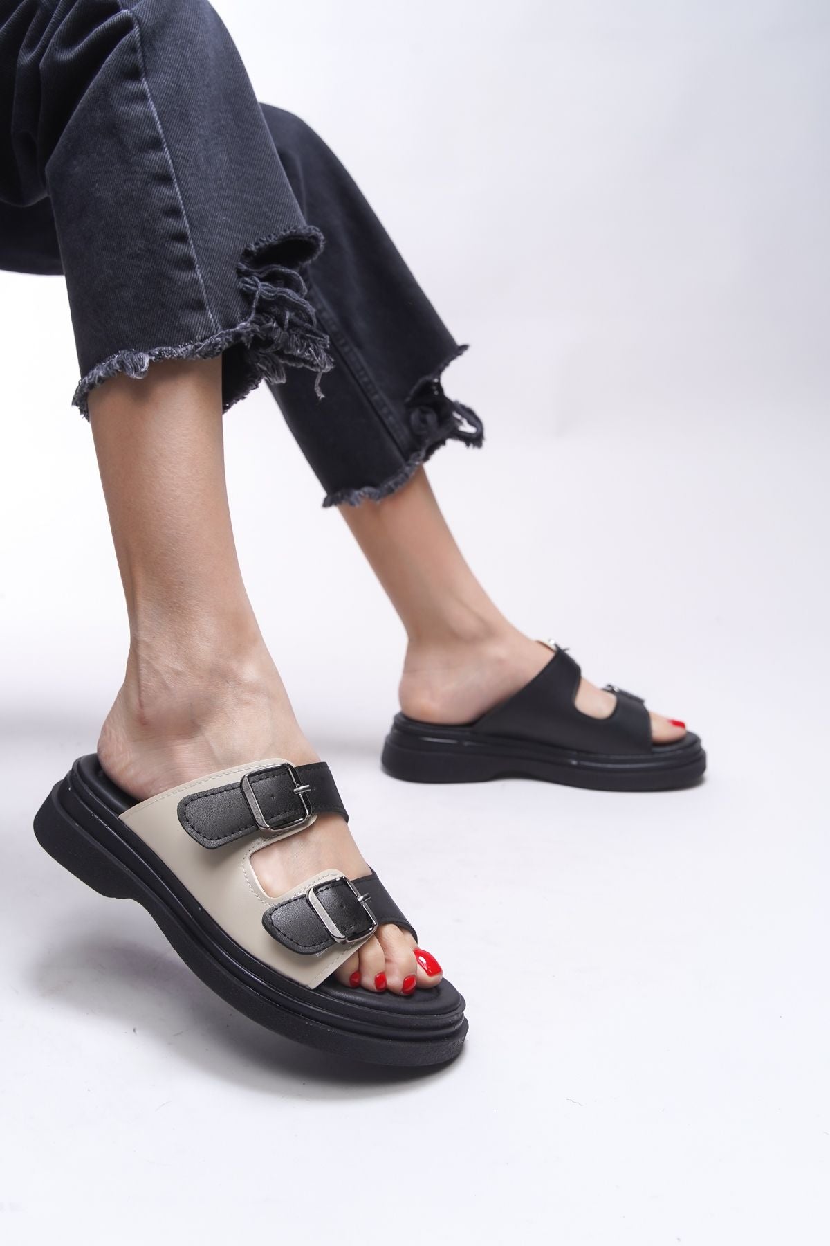 Winlaerla Women Slippers 0012245 Black Skin