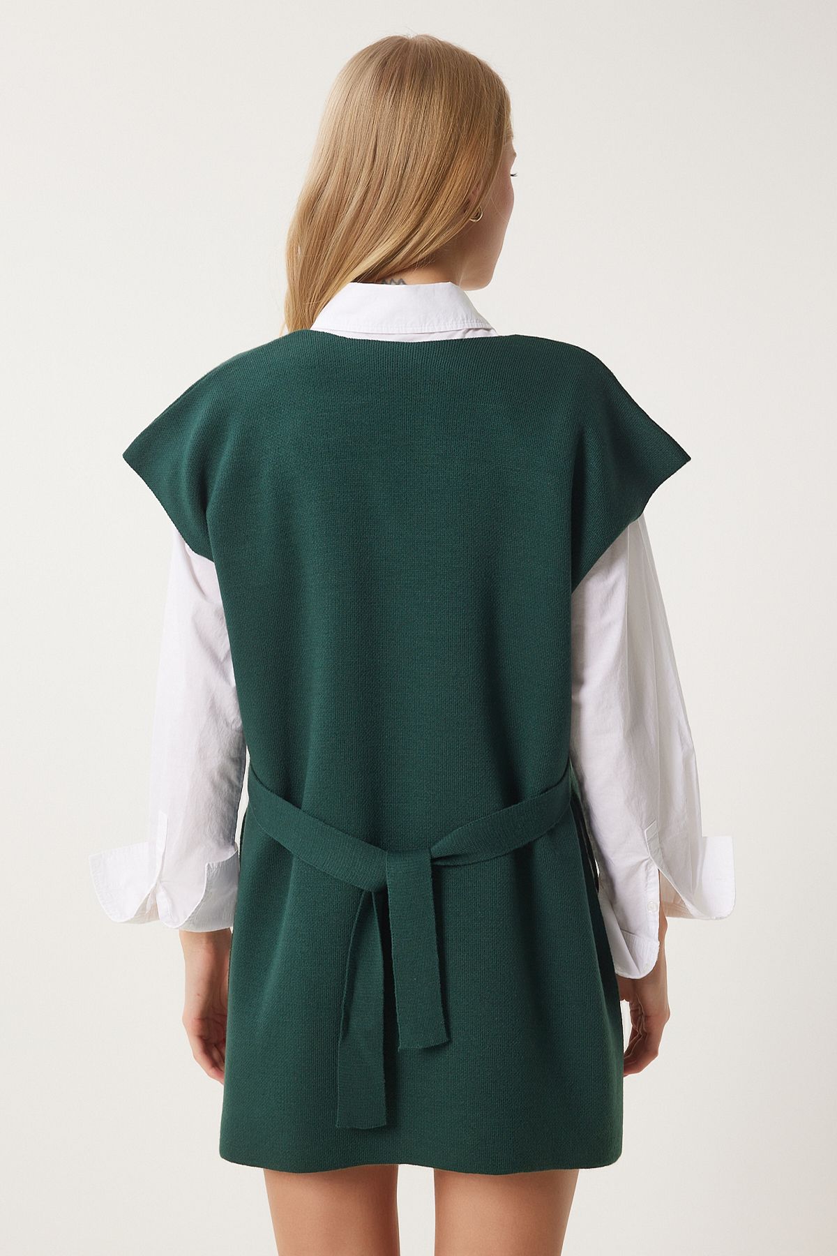 Female emerald green v -neck belt long knitwear suvevery US00185