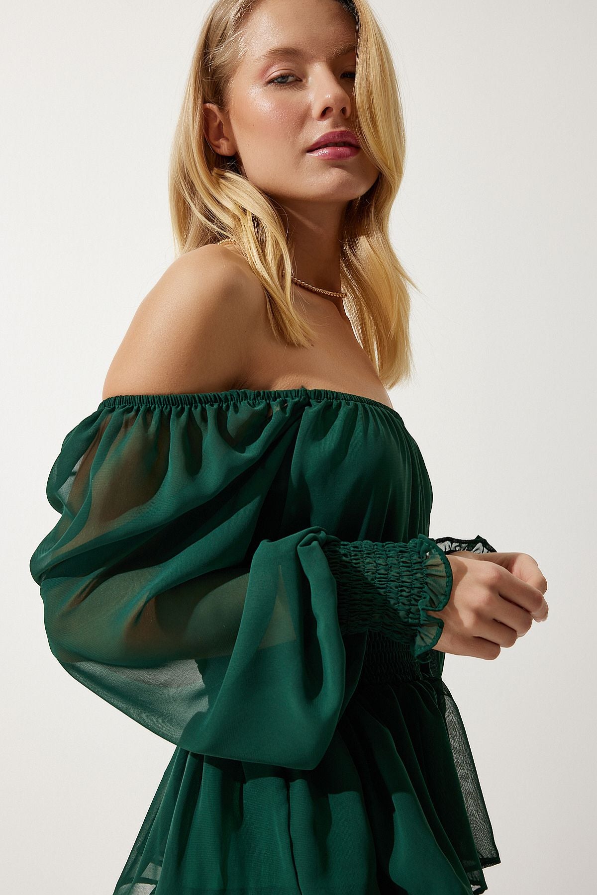 Female emerald green flywheel chiffon dress DK00168