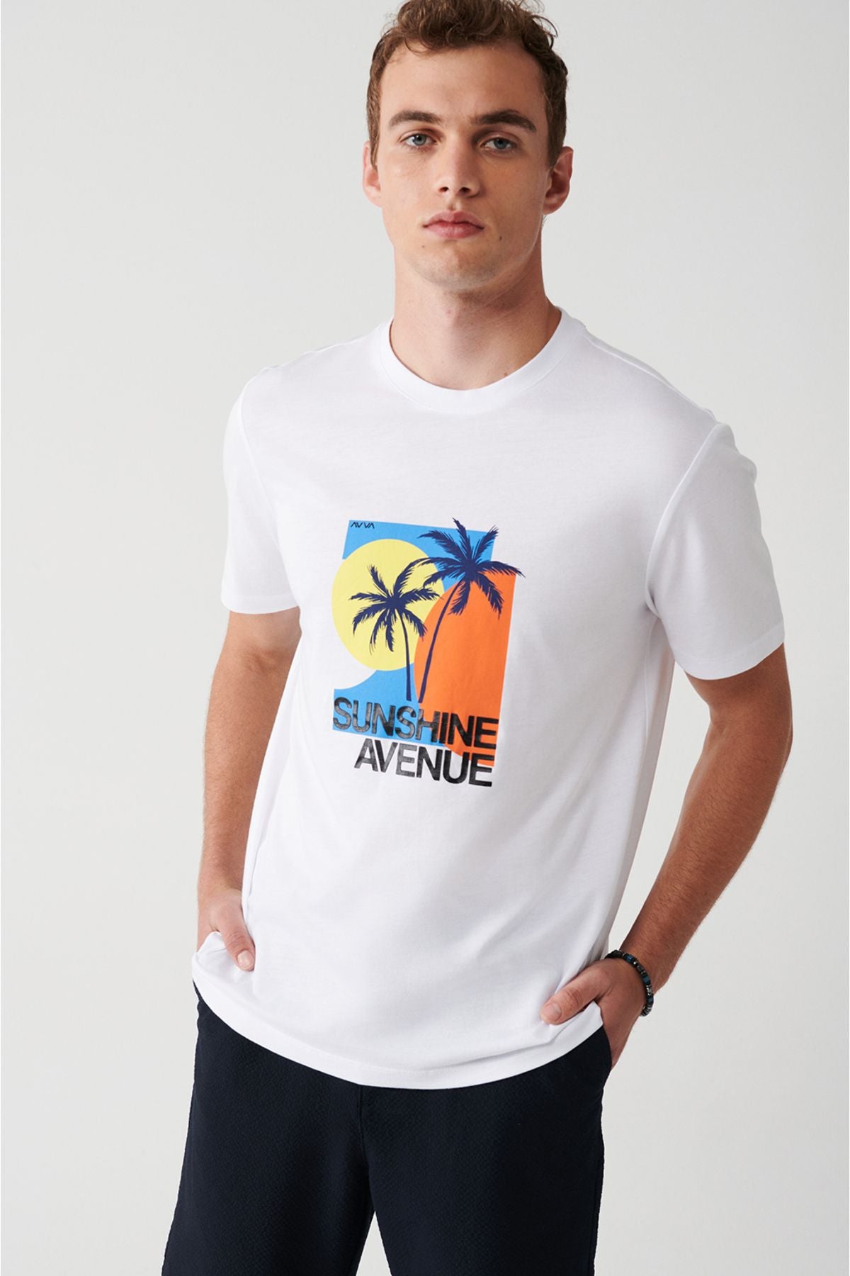 Men's White Ultrasoft Bicycle Collar Printed T-Shirt A31y1046