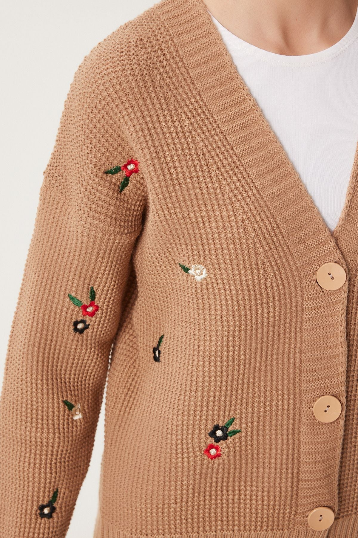 Female Biscuit Flower Embroidered Knitwear Cardigo KG00005