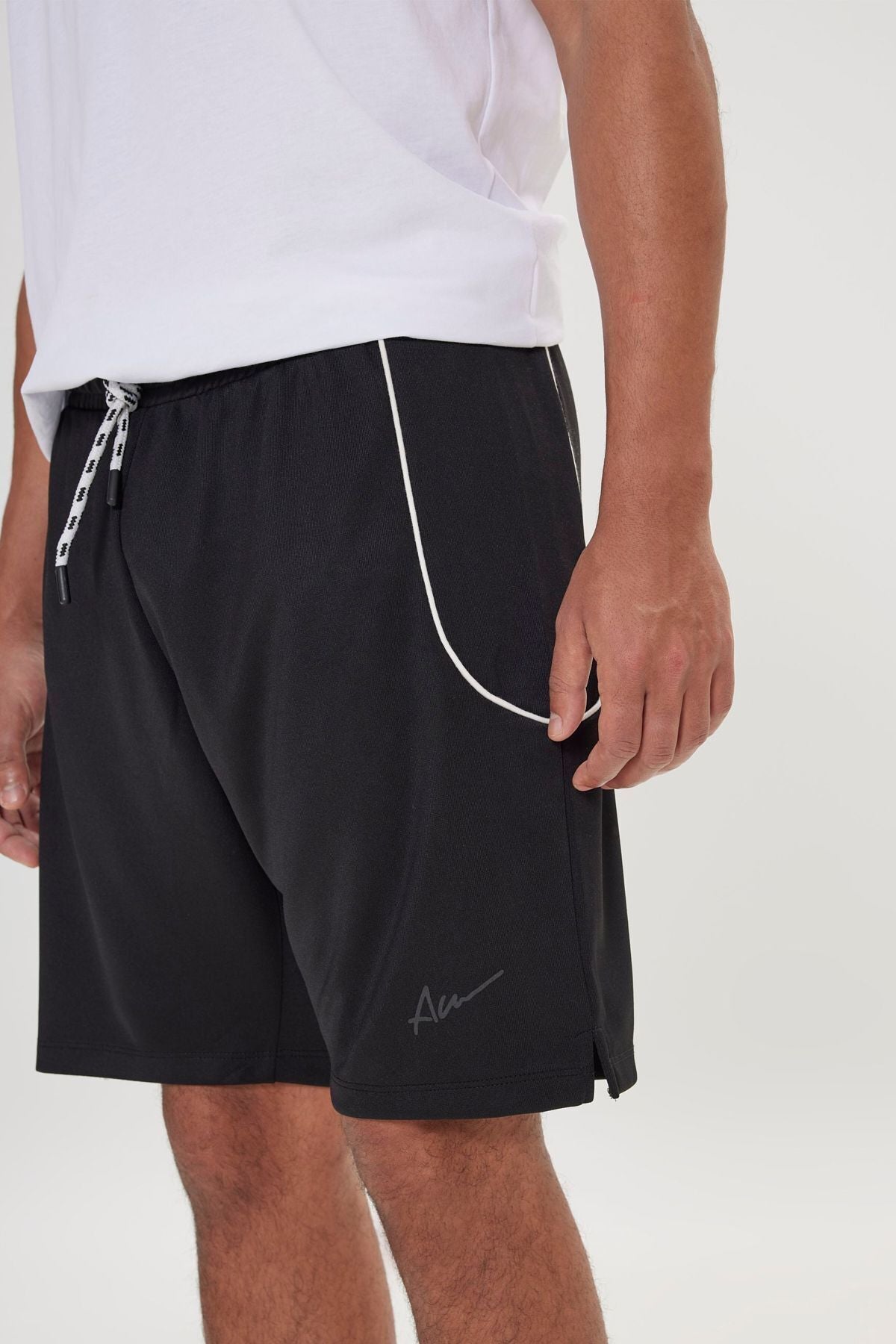 Men's Black Standard Fit Normal Cut Comfortable Knitting Shorts