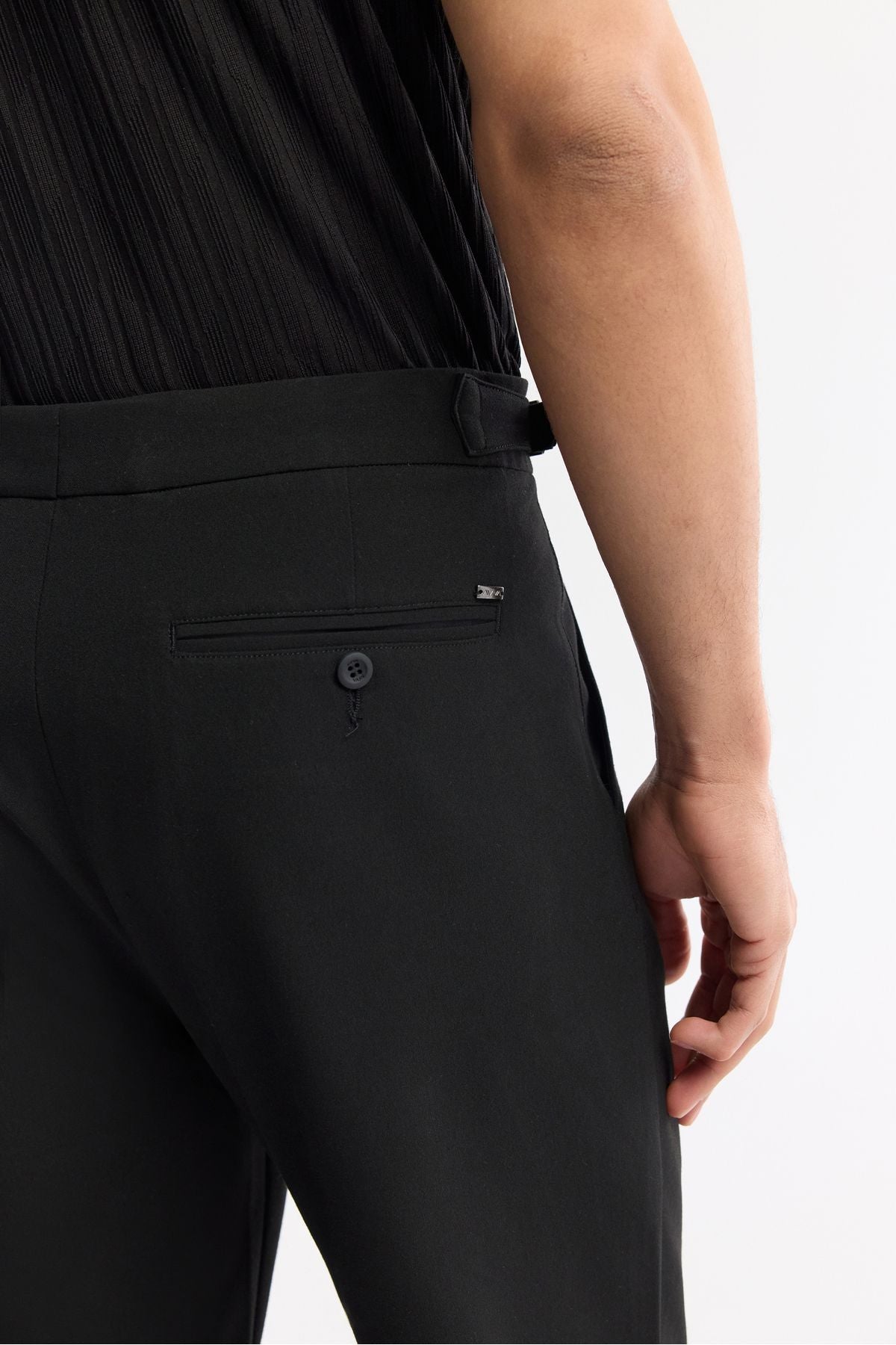 Men's black classic waist pleated epaulette detailed Gordion Carrot Fit Pants A51y3026