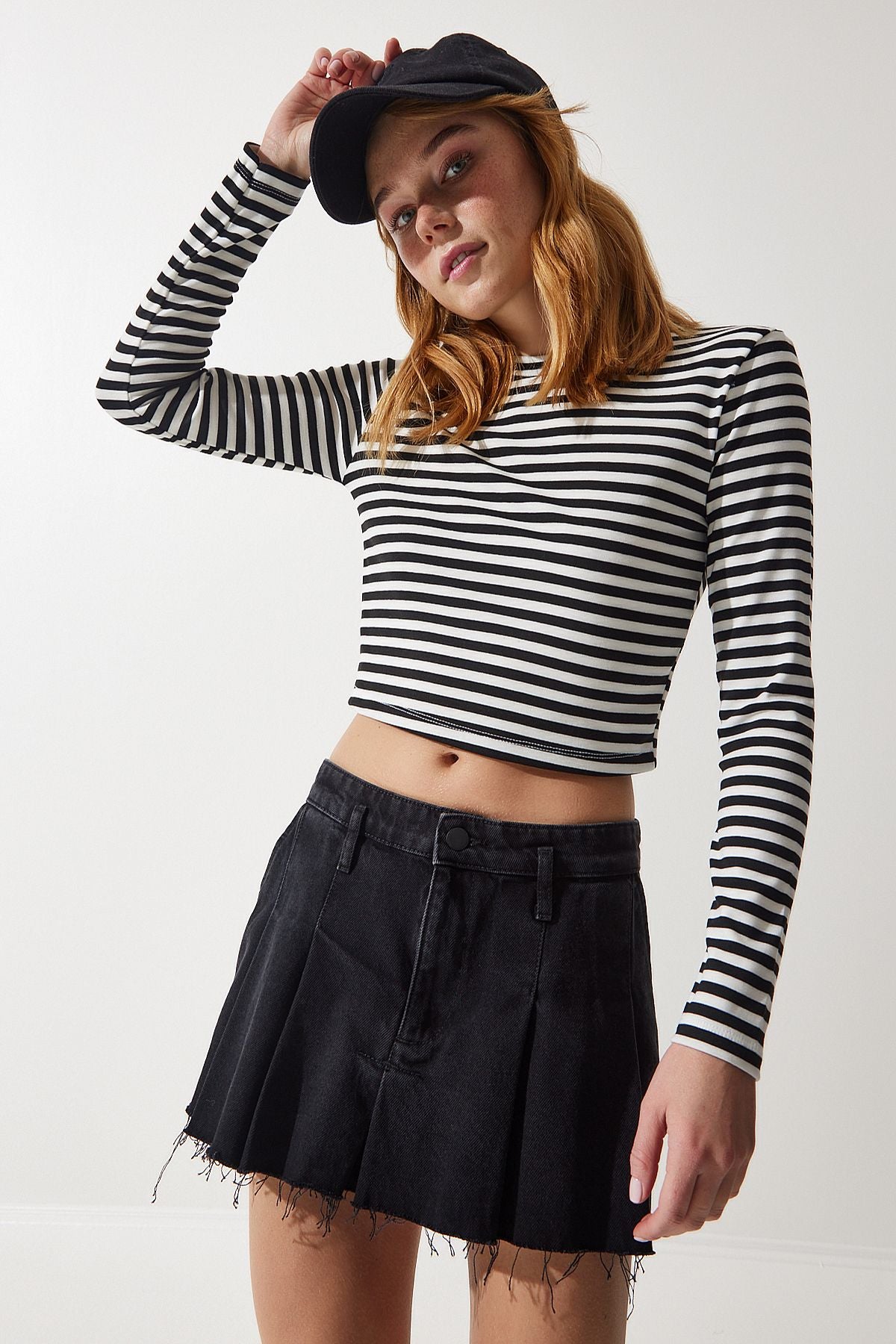 Female black bike collar striped crop knitted blouse CR00424