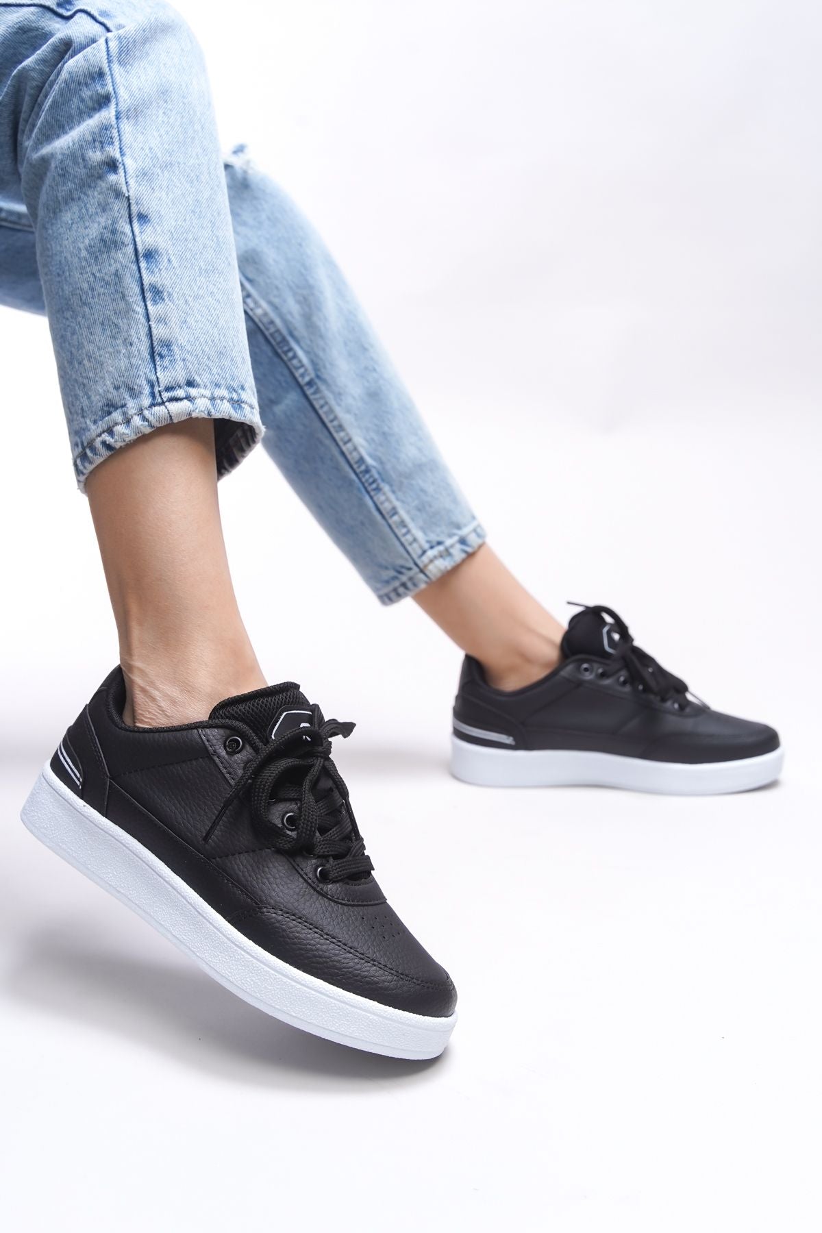 Ghiogluah Unicaker Sneaker