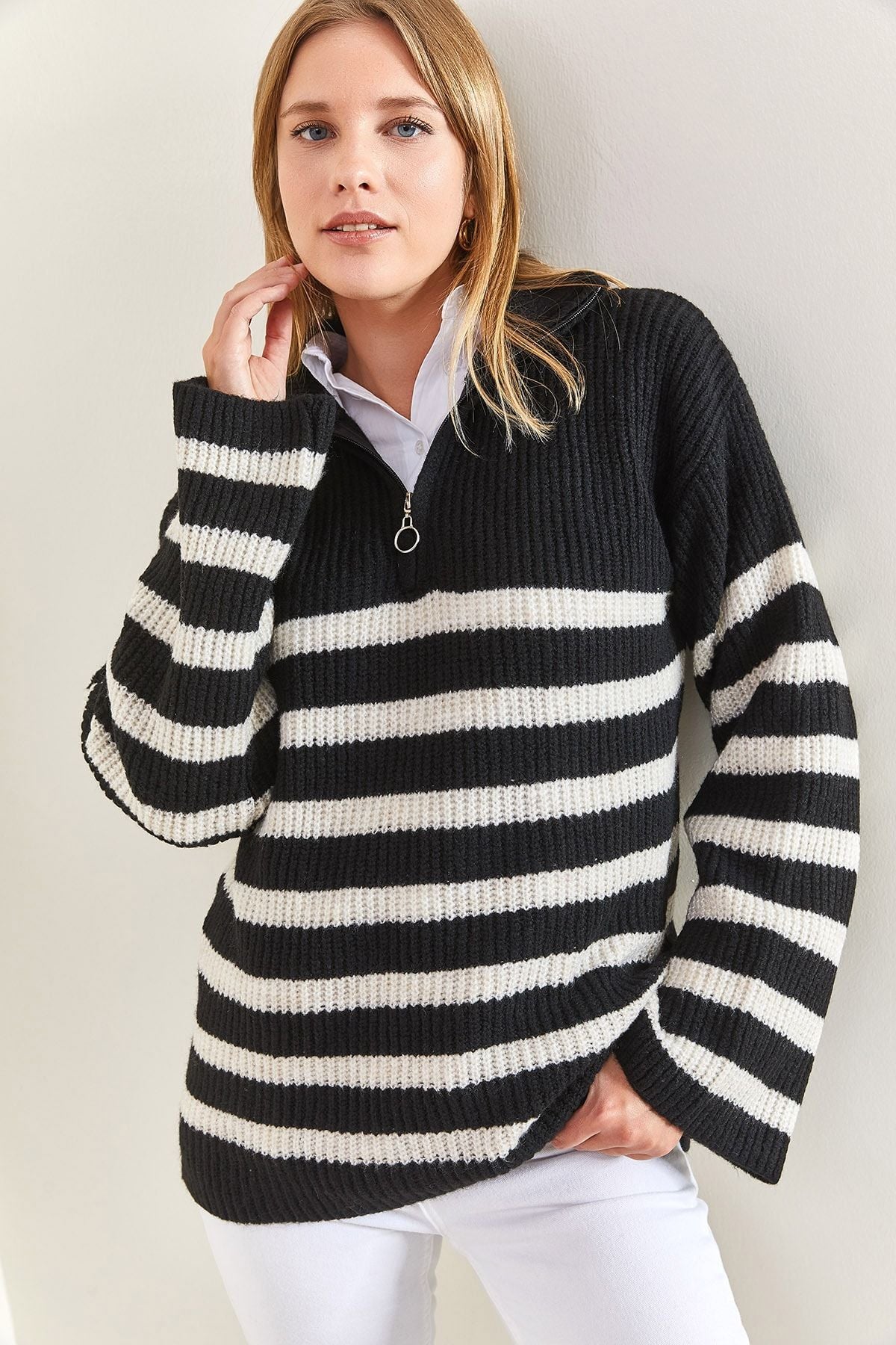 Woman Zippered Striped Oversize Knitwear Sweater