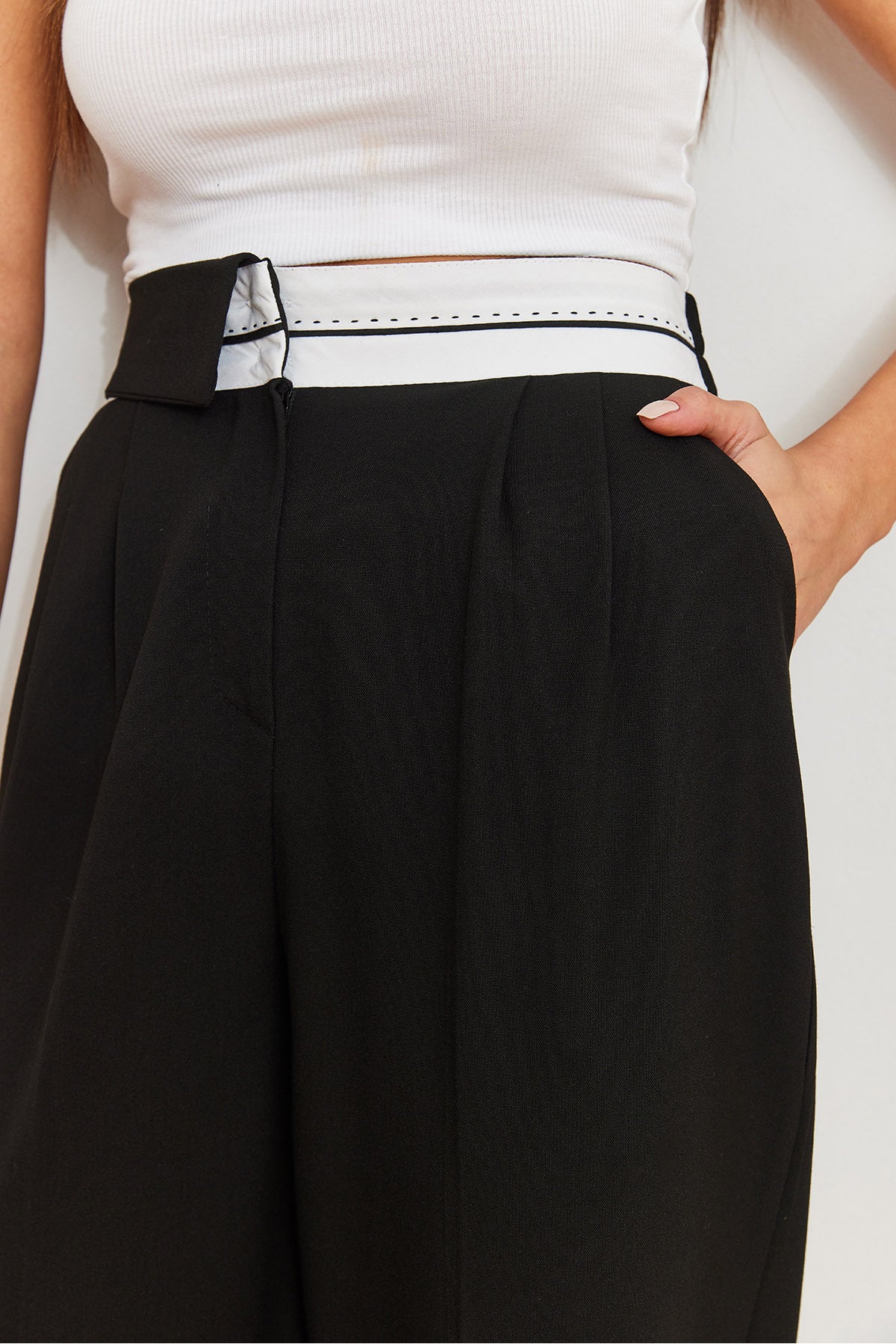 Women's Wide Leg Asymmetrical Waist Buttoned Palazzo Trousers 60361004