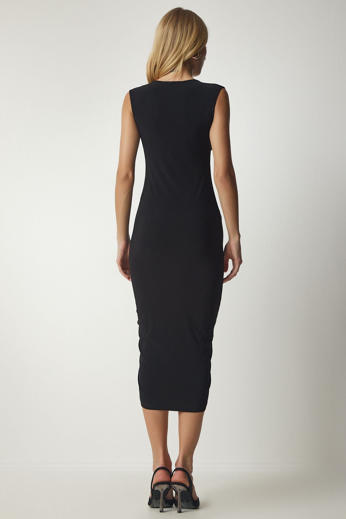 Woman Black Shirring Sandy Dress to00112