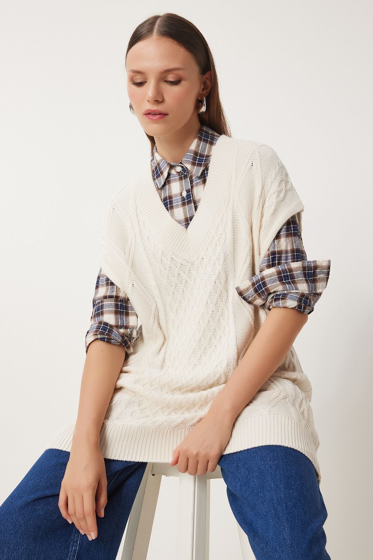 Women's Cream V -Neck Motif Long knitwear sweater NV00072