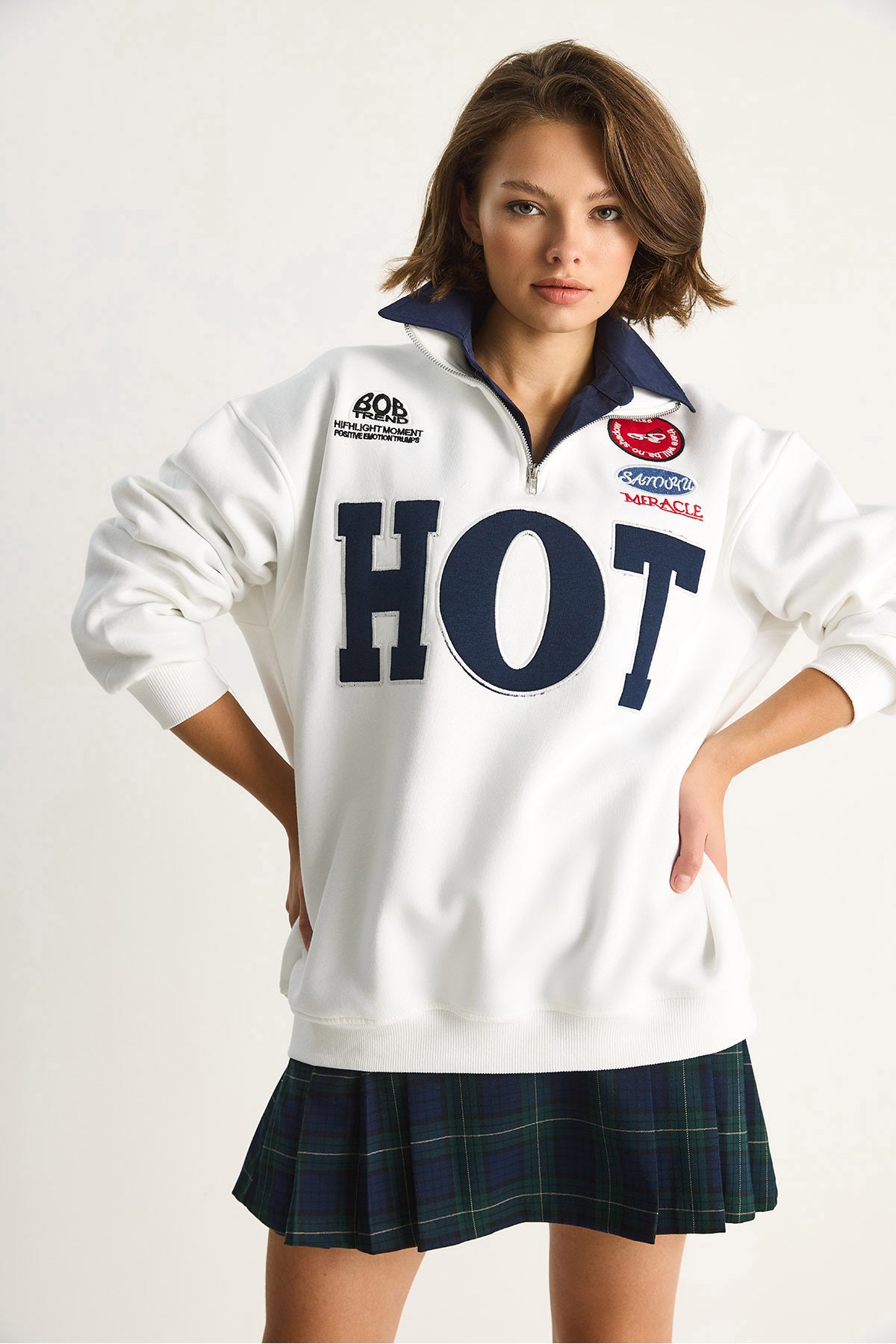 Women's Zippered Stand-Up Collar Embroidered Three Thread Ribbed Oversize Sweatshirt 10006 60284067