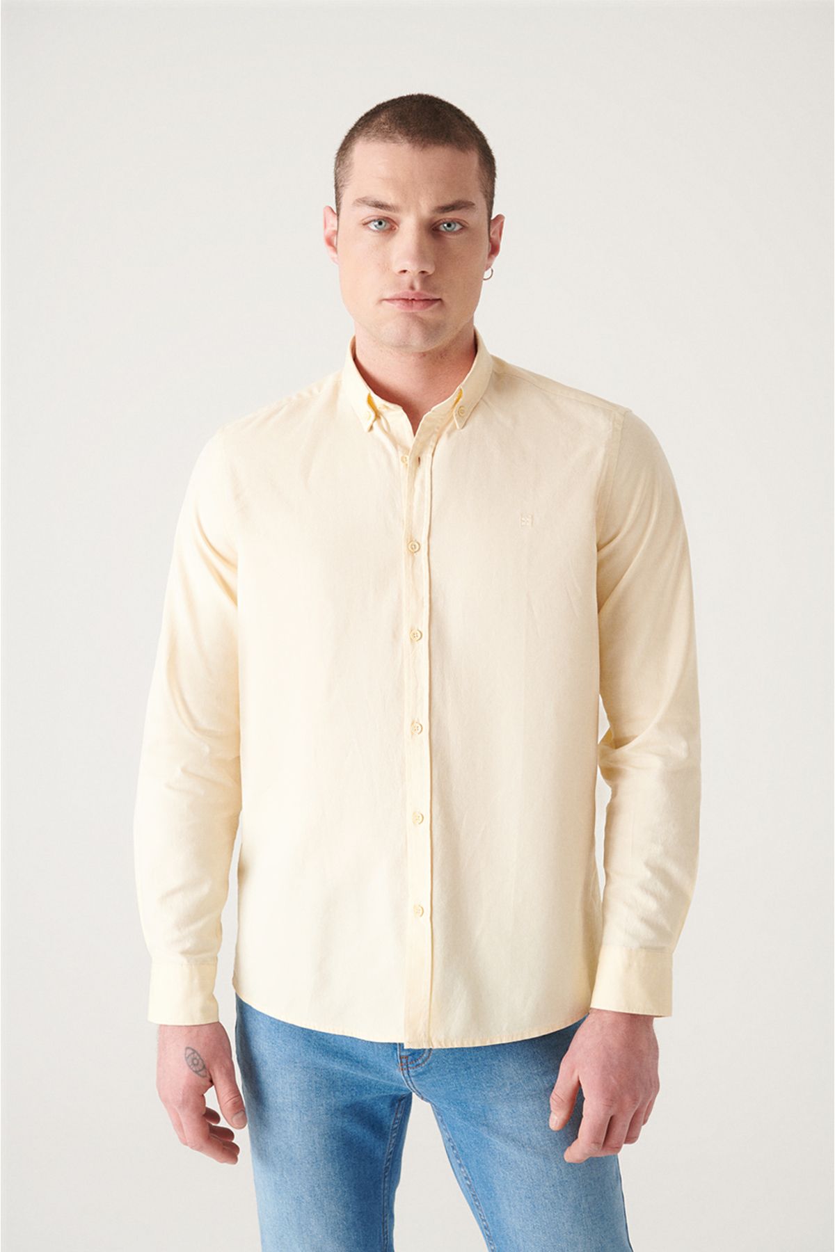 Men's light yellow oxford 100 %cotton button with collar shirt B002003