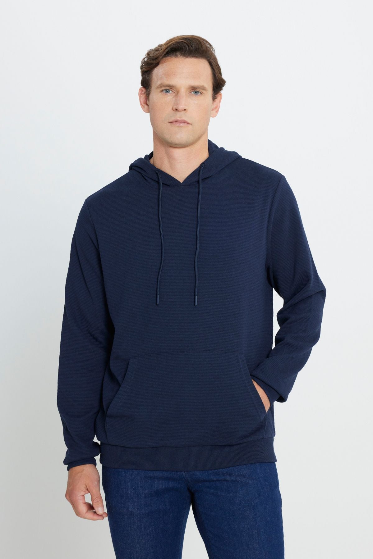 Men's navy blue standard fit normal cutting hooded ottoman patterned pocket sweatshirt