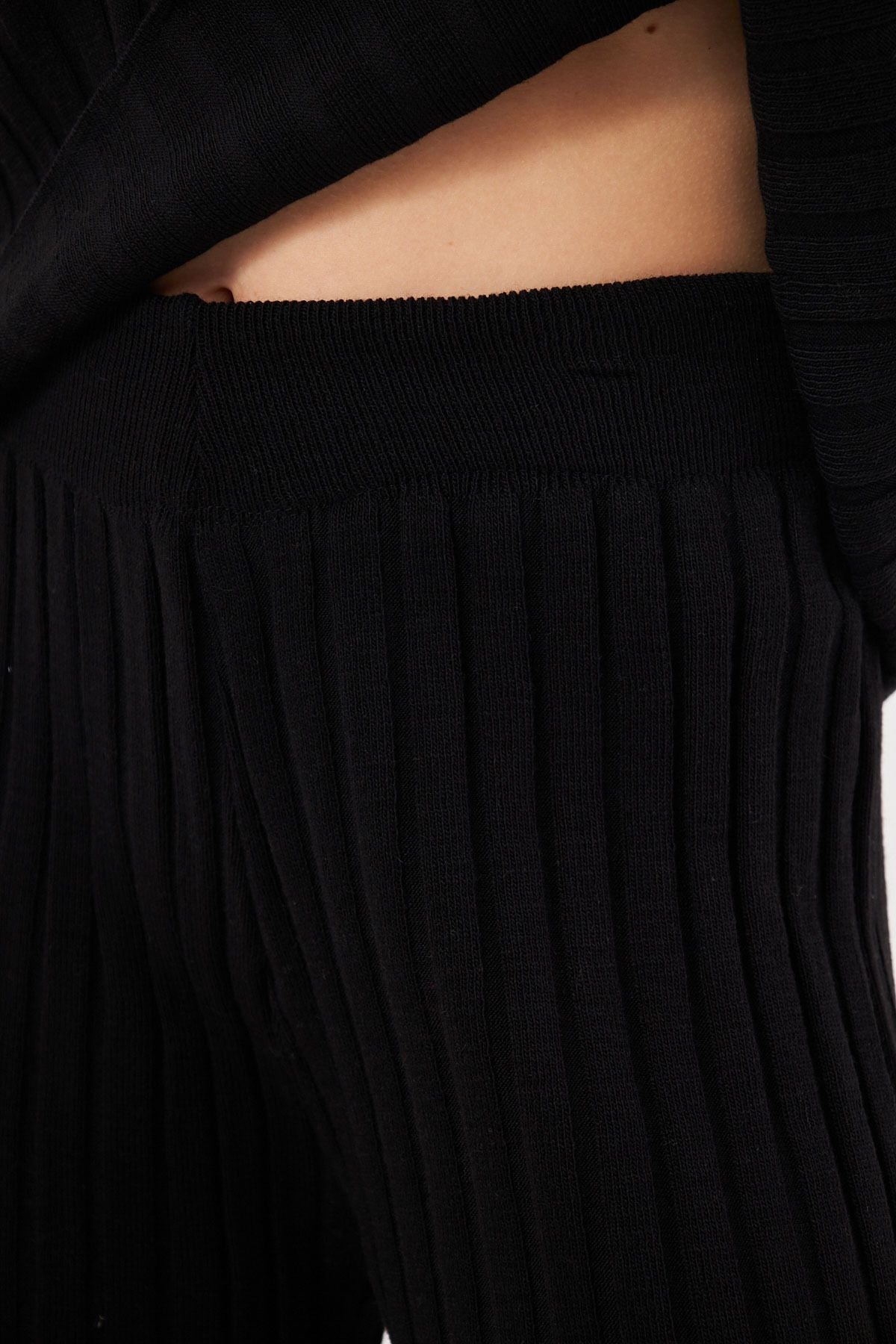 Women's Black V-Neck Binary Knitwear Set ARM-25K012002