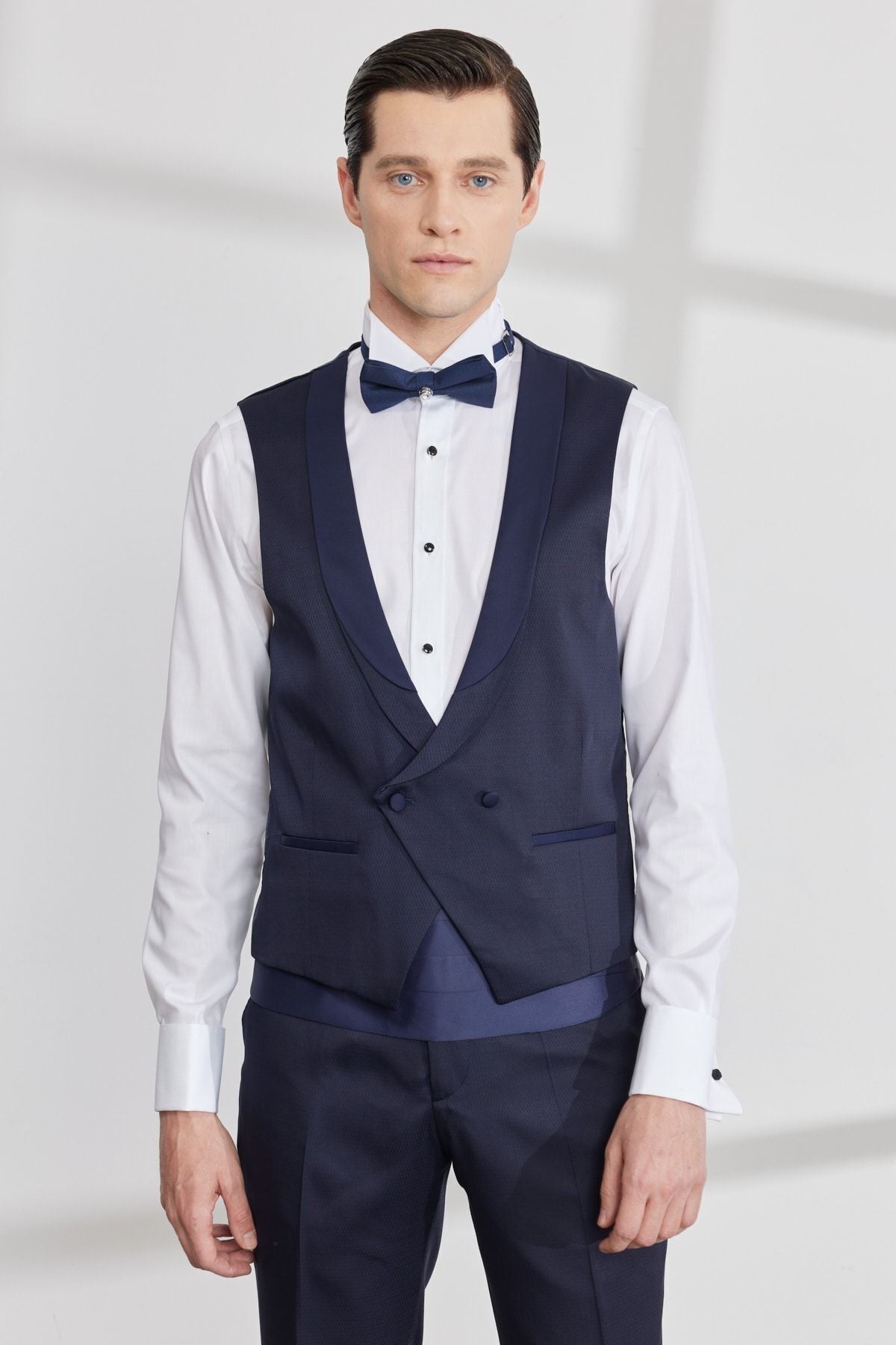 Men's Navy Blue Slim Fit Narrow Cut Swallow Collar Amelor Vest Tuxedo Suit