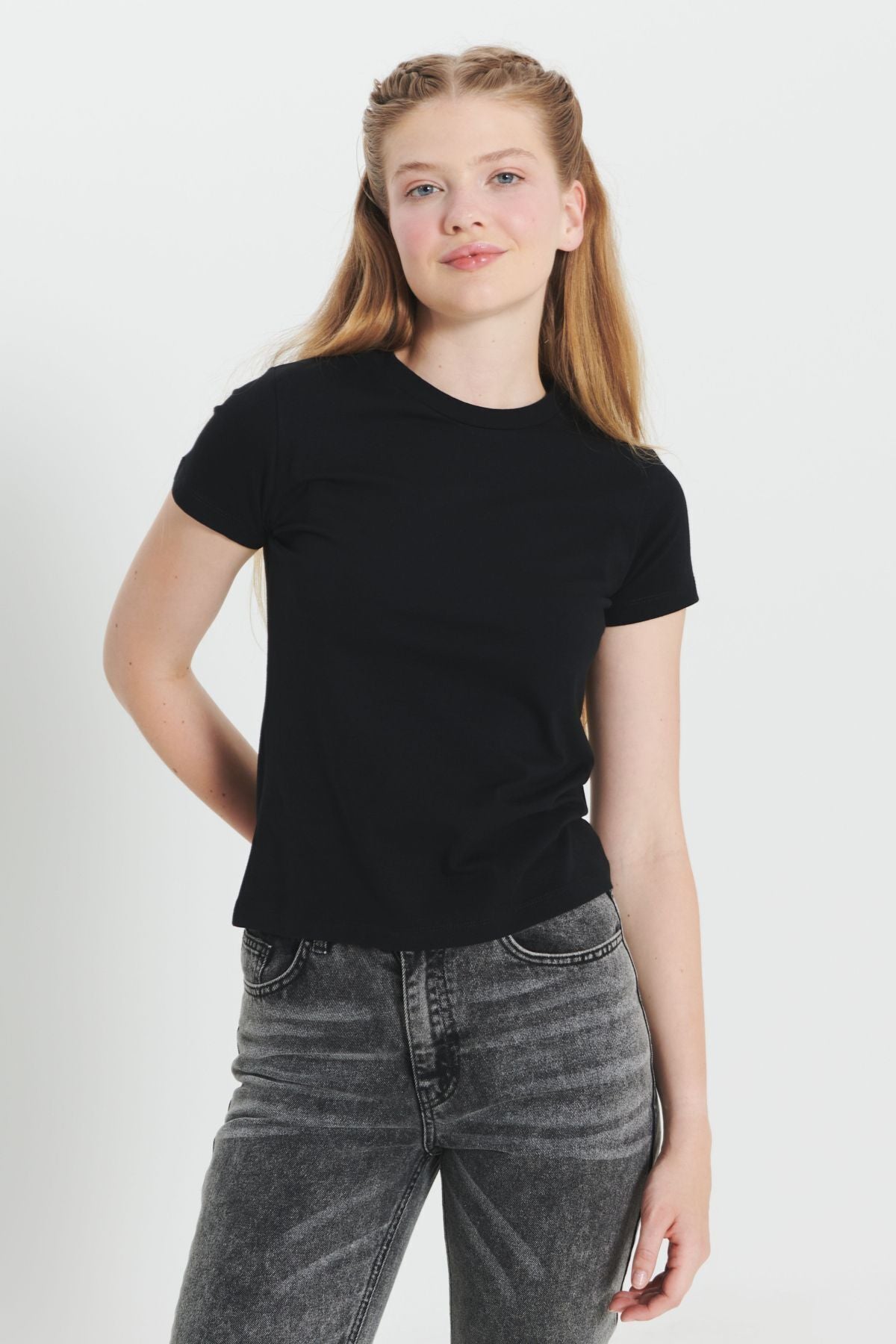 Female black slim fit narrow cut cotton flexible bike collar t -shirt