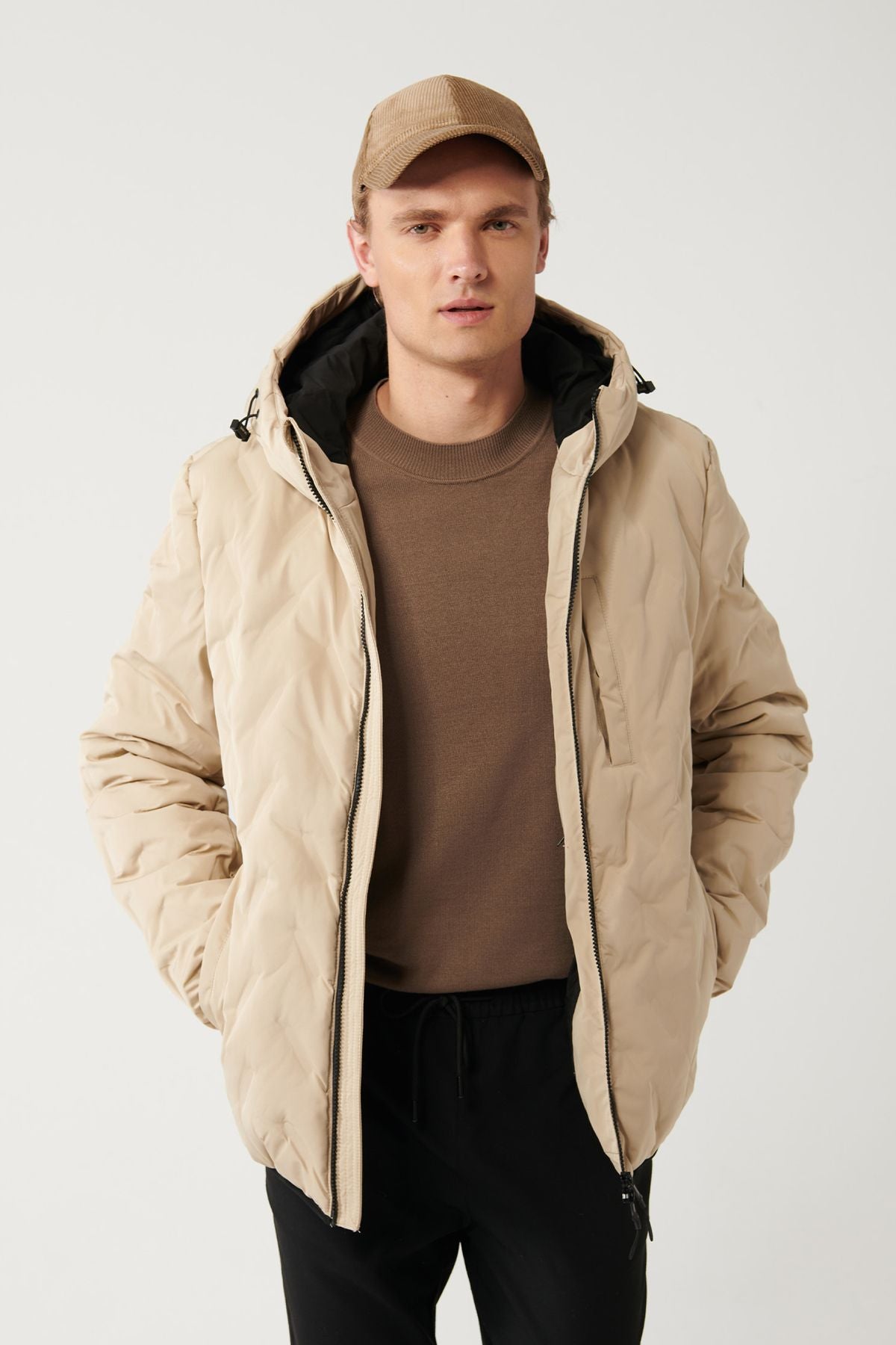 Men's Beige Hopedwater Water Driving Windproof Carrying Hanger Inflatable Mont A32Y6041