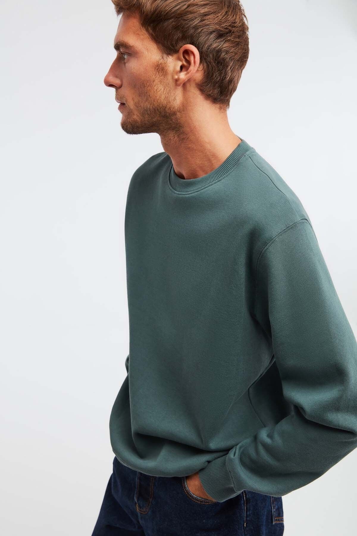 Travis men's soft fabric regular fit round collar dark green sweatshirt