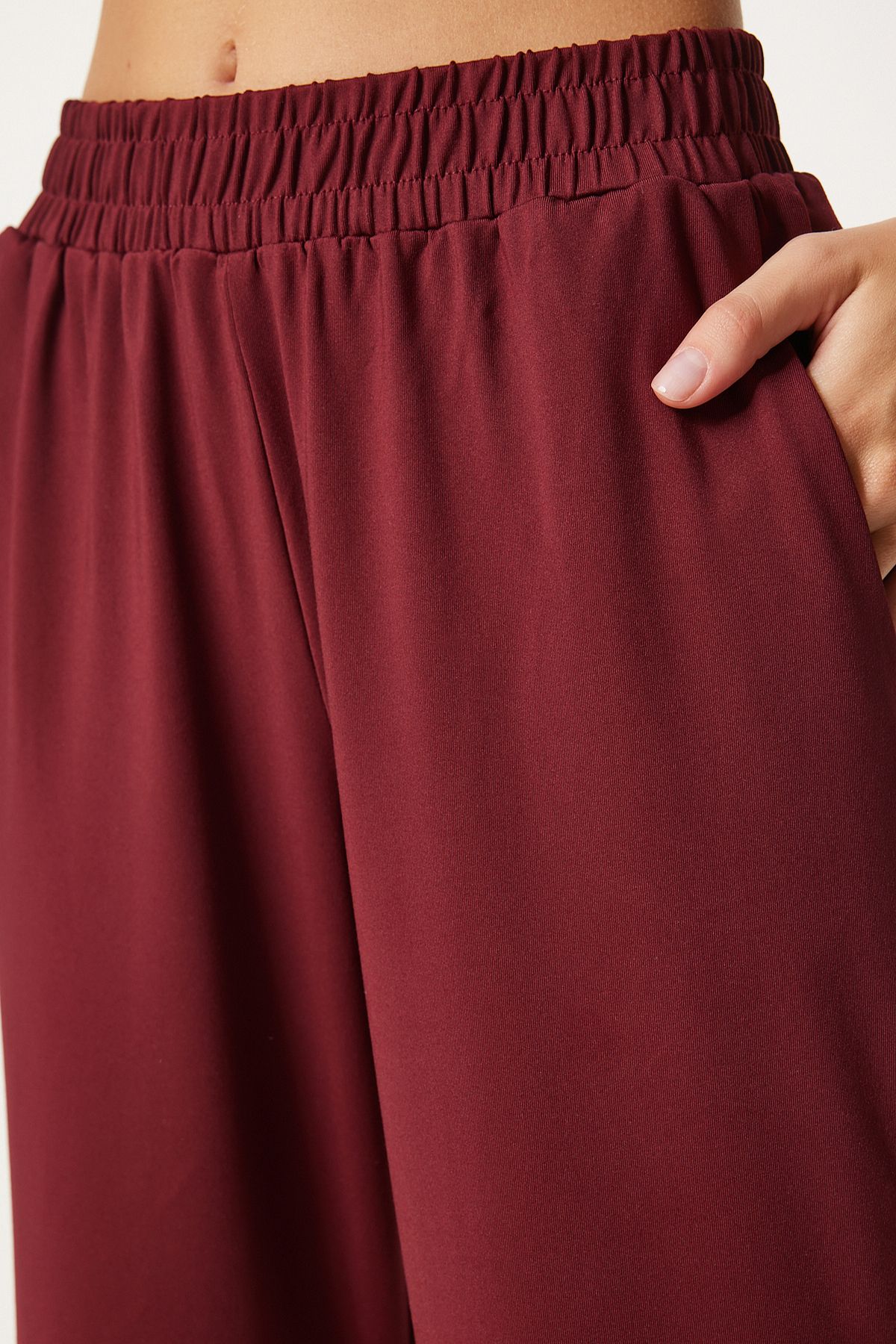 Female Bordeaux Crop T-Shirt Jogger Lad Weave Service Set FN03316
