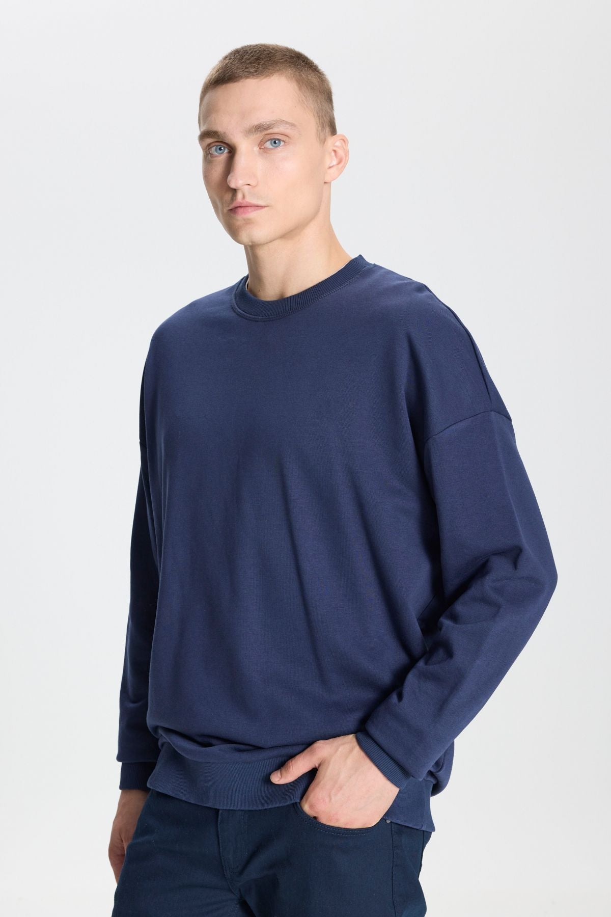 Men's navy blue overwhelm