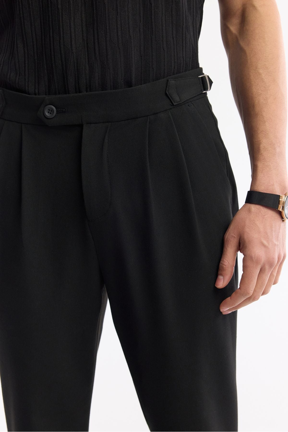 Men's black classic waist pleated epaulette detailed Gordion Carrot Fit Pants A51y3026