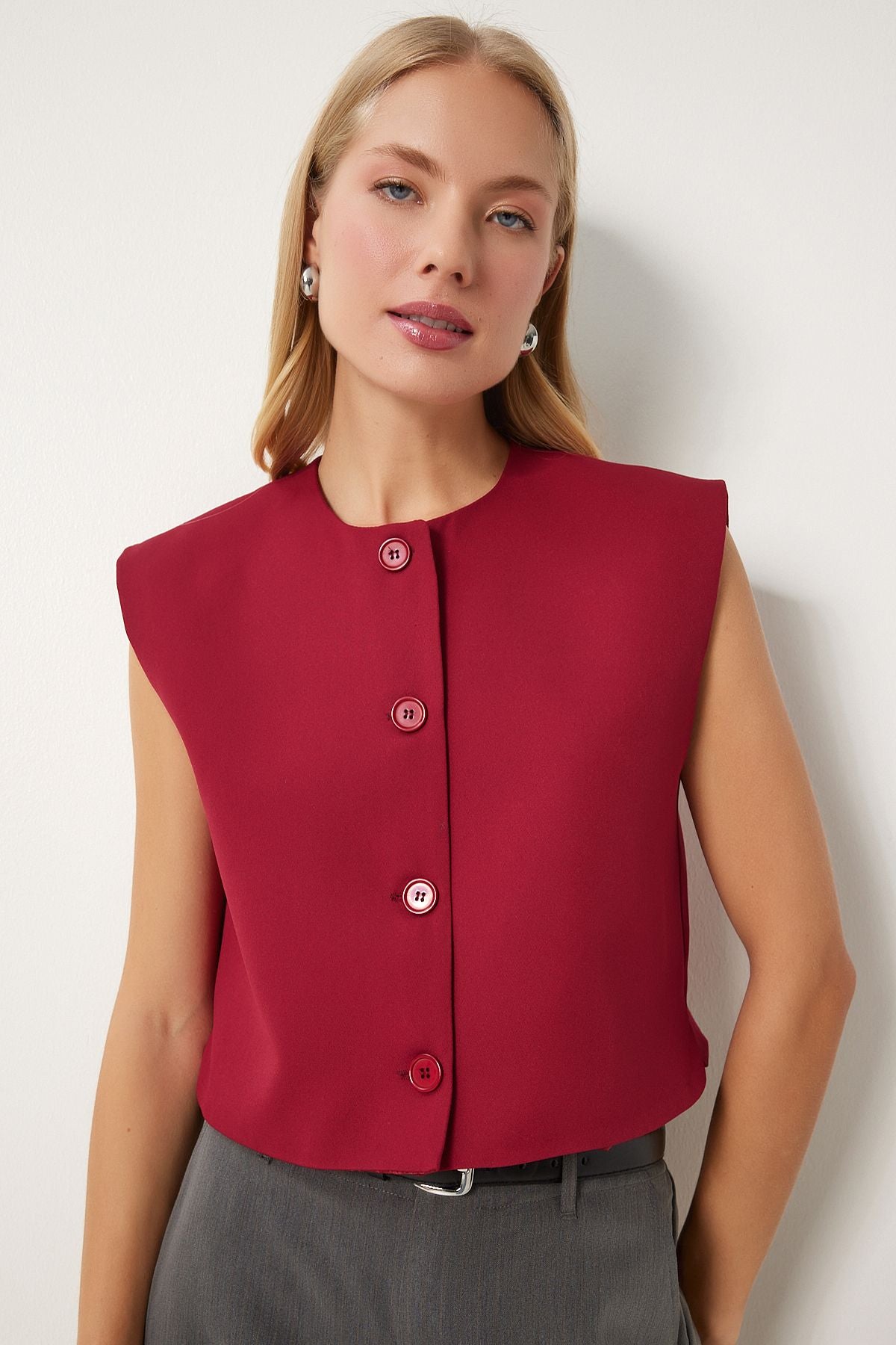 Female Crop weaving with burgundy button to00159