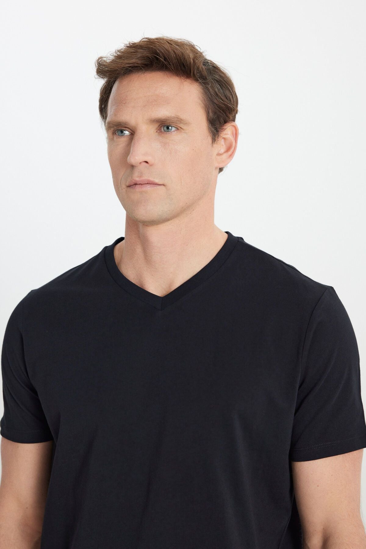 Men's 100 %Cotton V -Neck Black Slim Fit Narrow Cut T -shirt