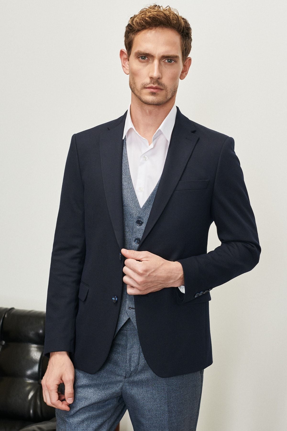 Men's dark navy blue slim fit narrow cutting mono collar plaid suit suits with vest