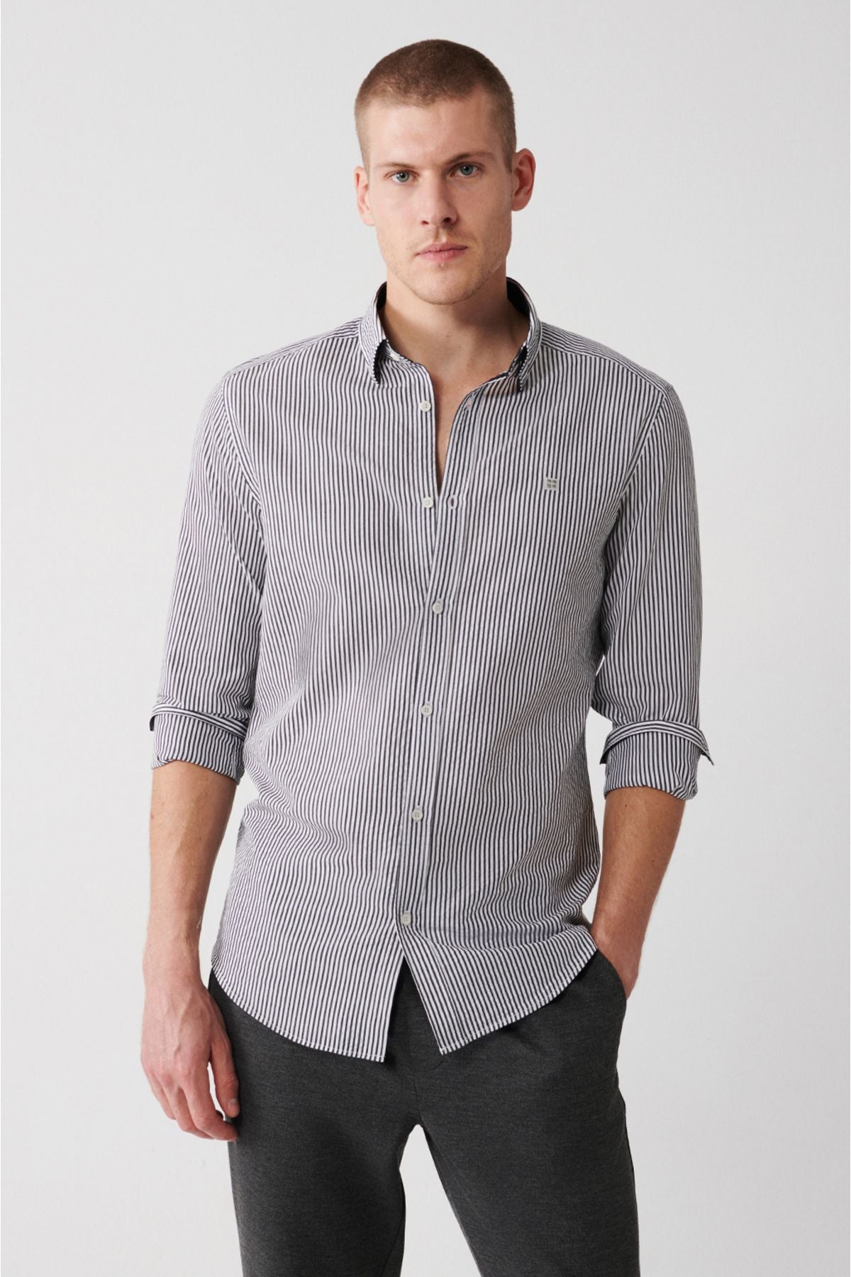 Men's Black Seersucker Bottom buttoned collar striped shirt A31y2084