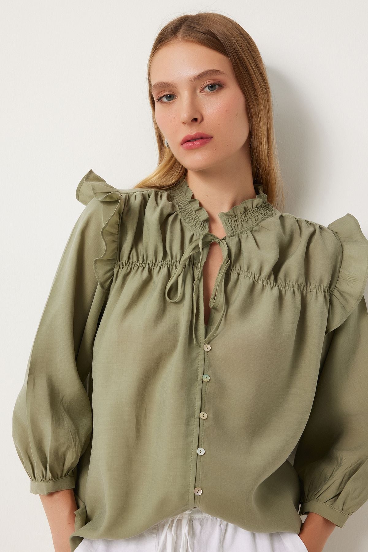 Female Khaki Suffering Detailed Flax Mixed Blouse HK00039