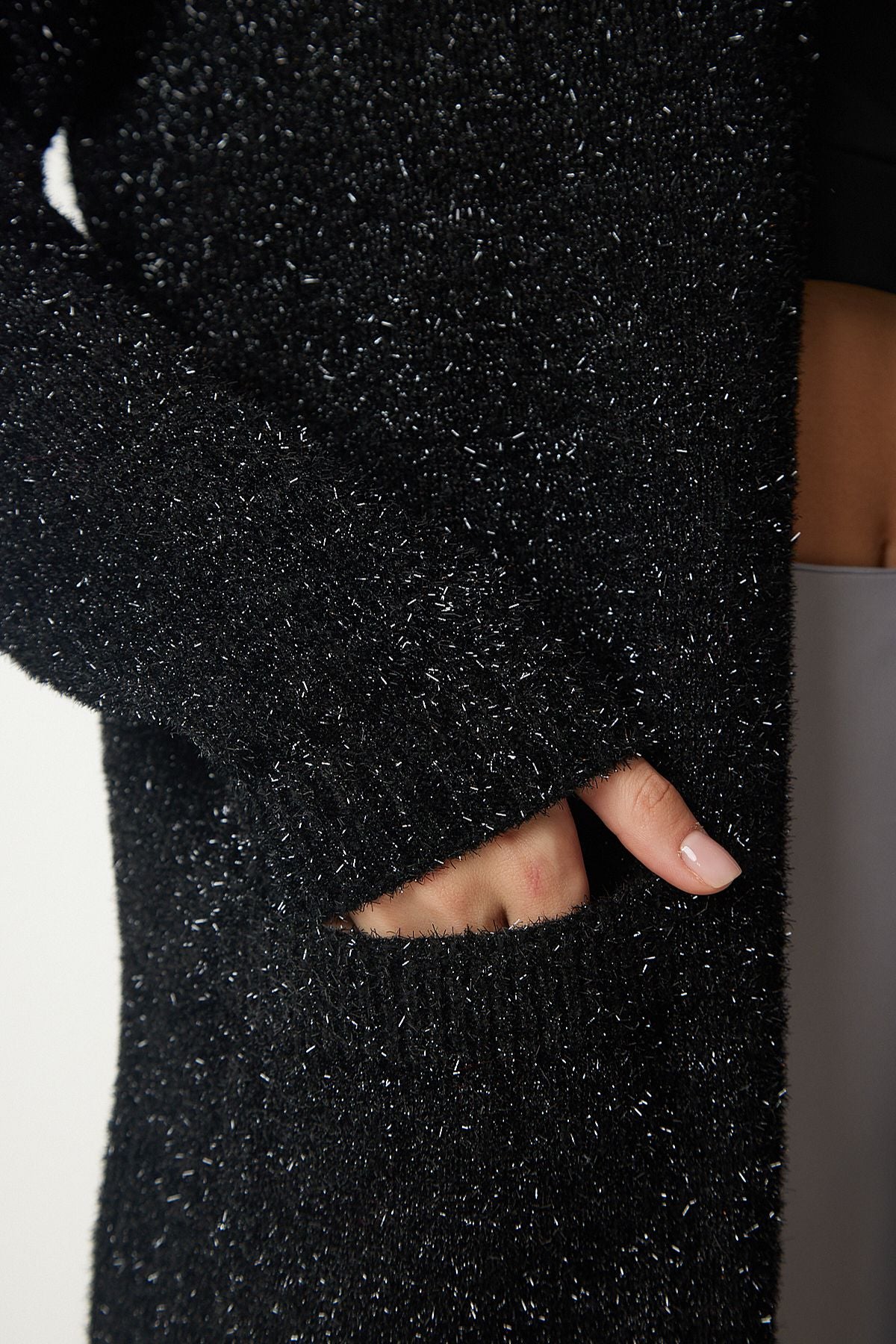 Female black beard silvery knitwear cardigan mx00137