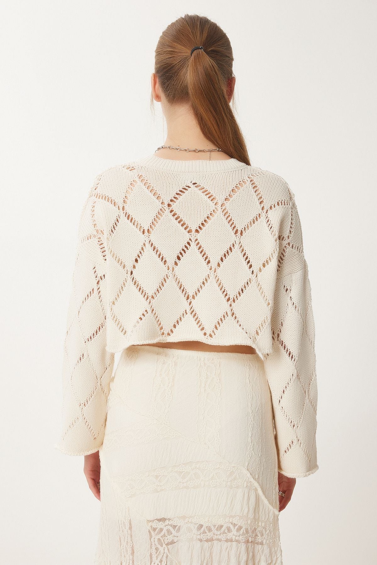 Women's Cream Spanish Arm Outline Crop Knitwear Sweater DM00105