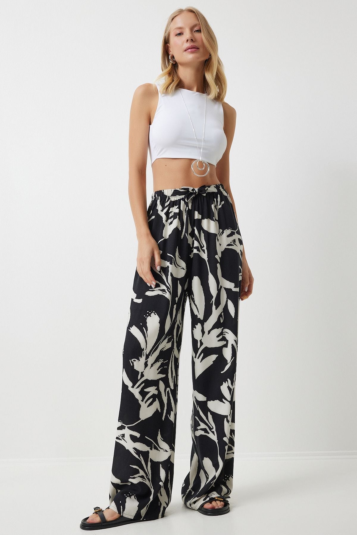 Woman Black Broken White Patterned Viscose Palazzo Pants EN00606