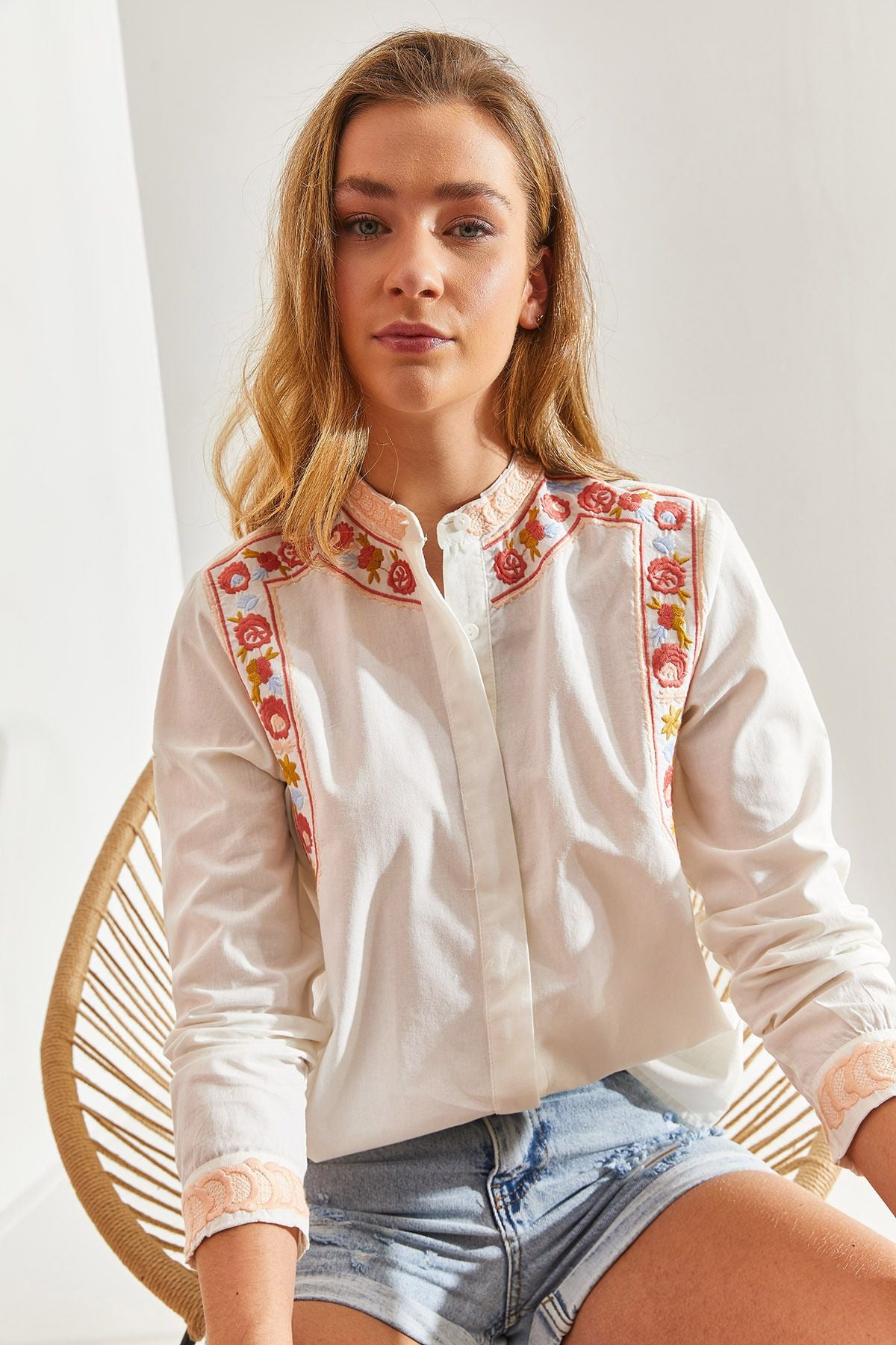 Female Embroidery Judge Yaka Linen Shirt 60171050