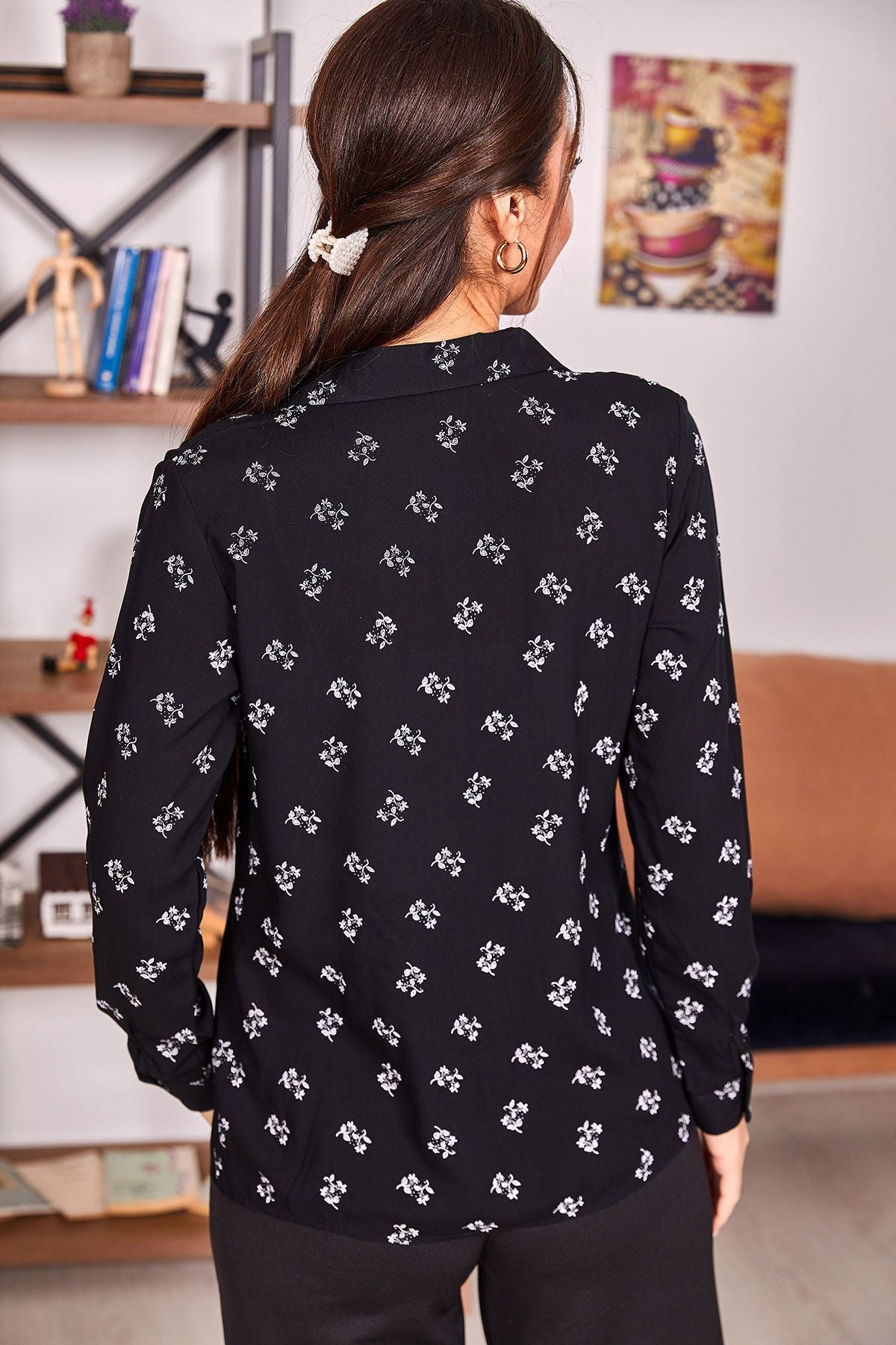 Female Black Flower Pattern Long Arm Shirt ARM-22K001063