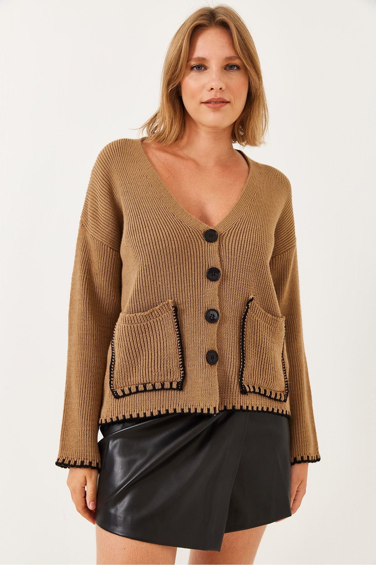 Women's shepherd sewing detailed large pocket with four button long sleeve knitwear cardigan 20246227