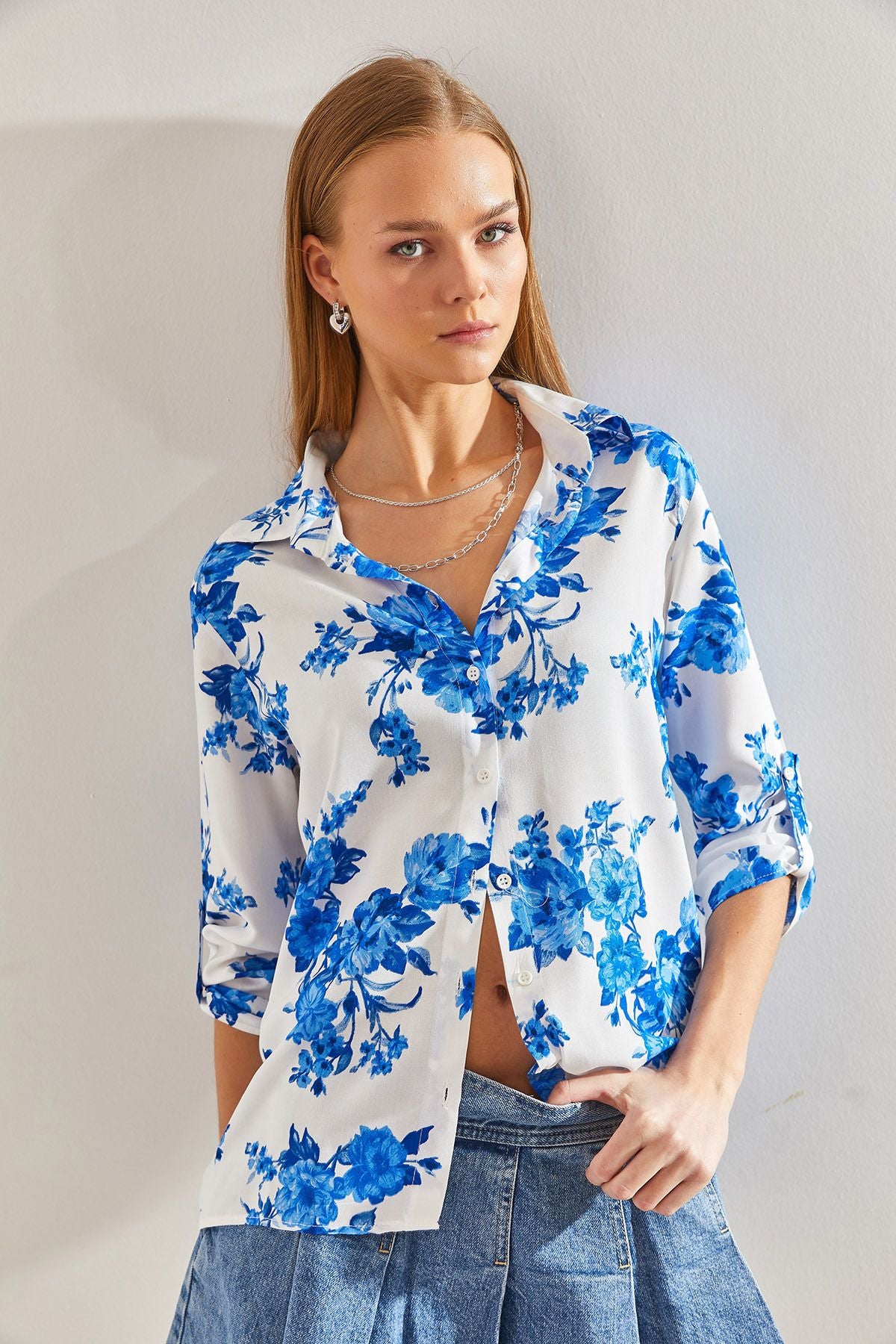 Flower Flower Patterned Arm Folding viscose shirt 60101026