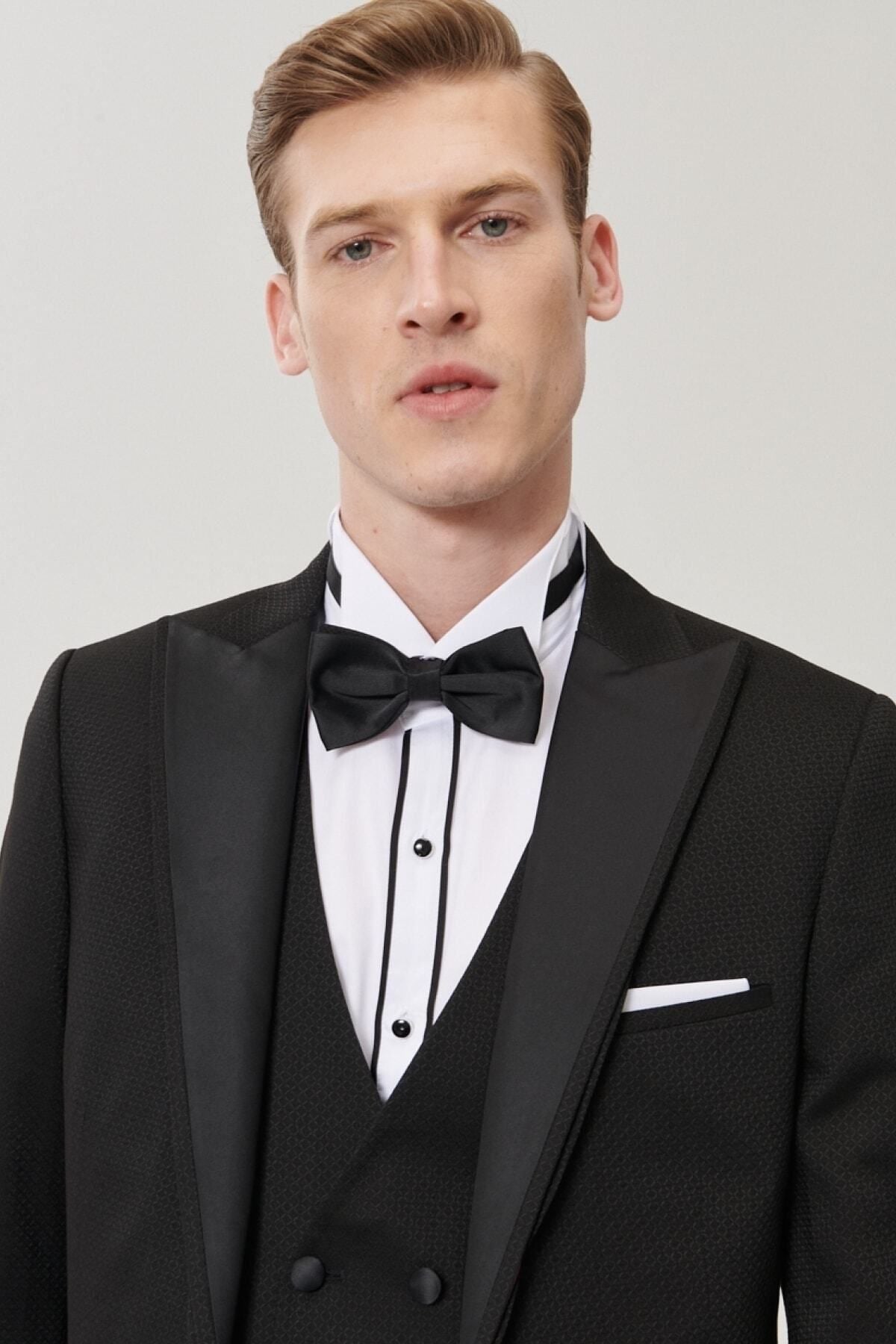 Men's slim fit narrow -cut vest with tuxedo grooming