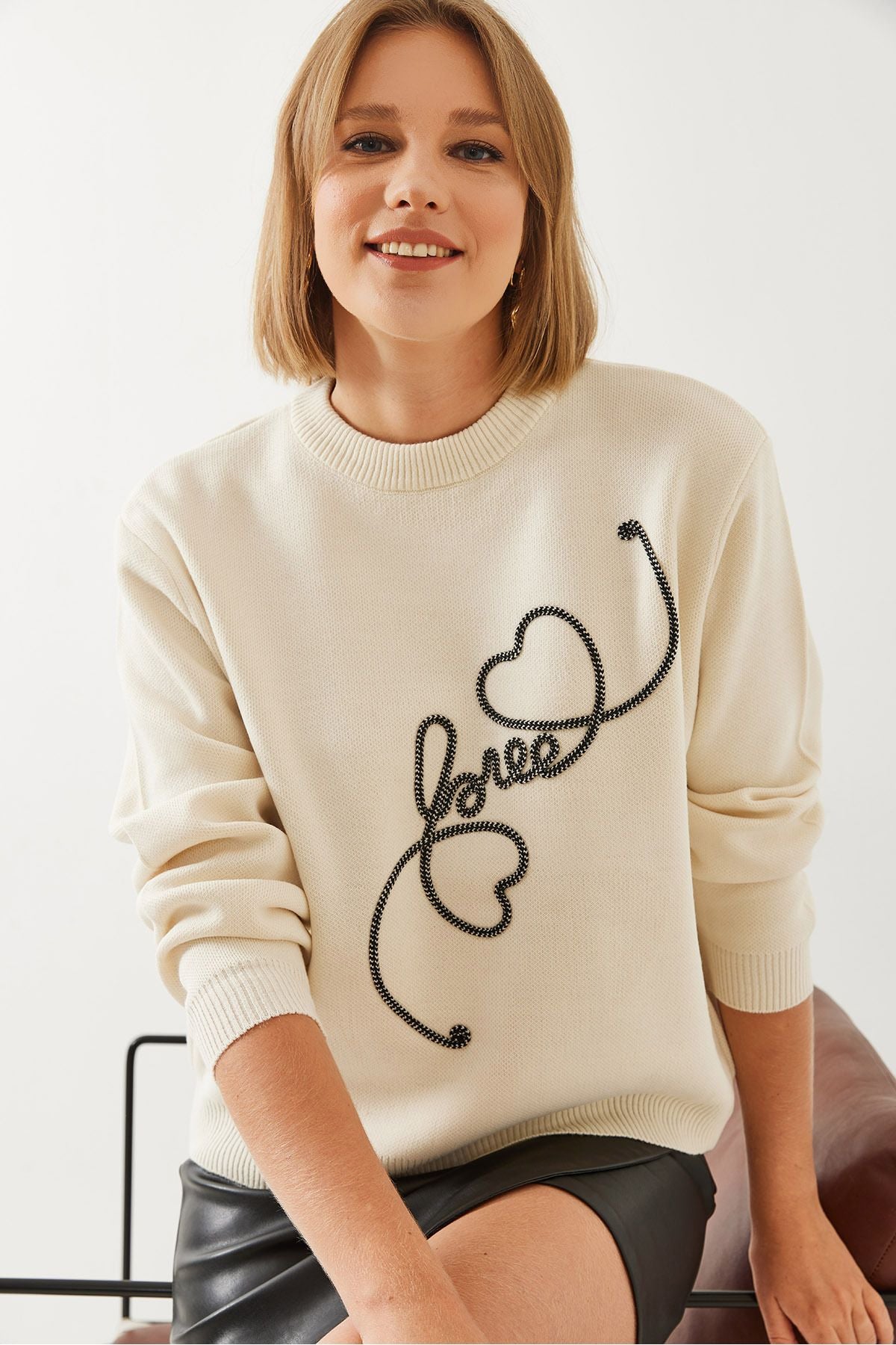 Woman Love Heart Embroidered Knitwear Sweater 14318 60351158