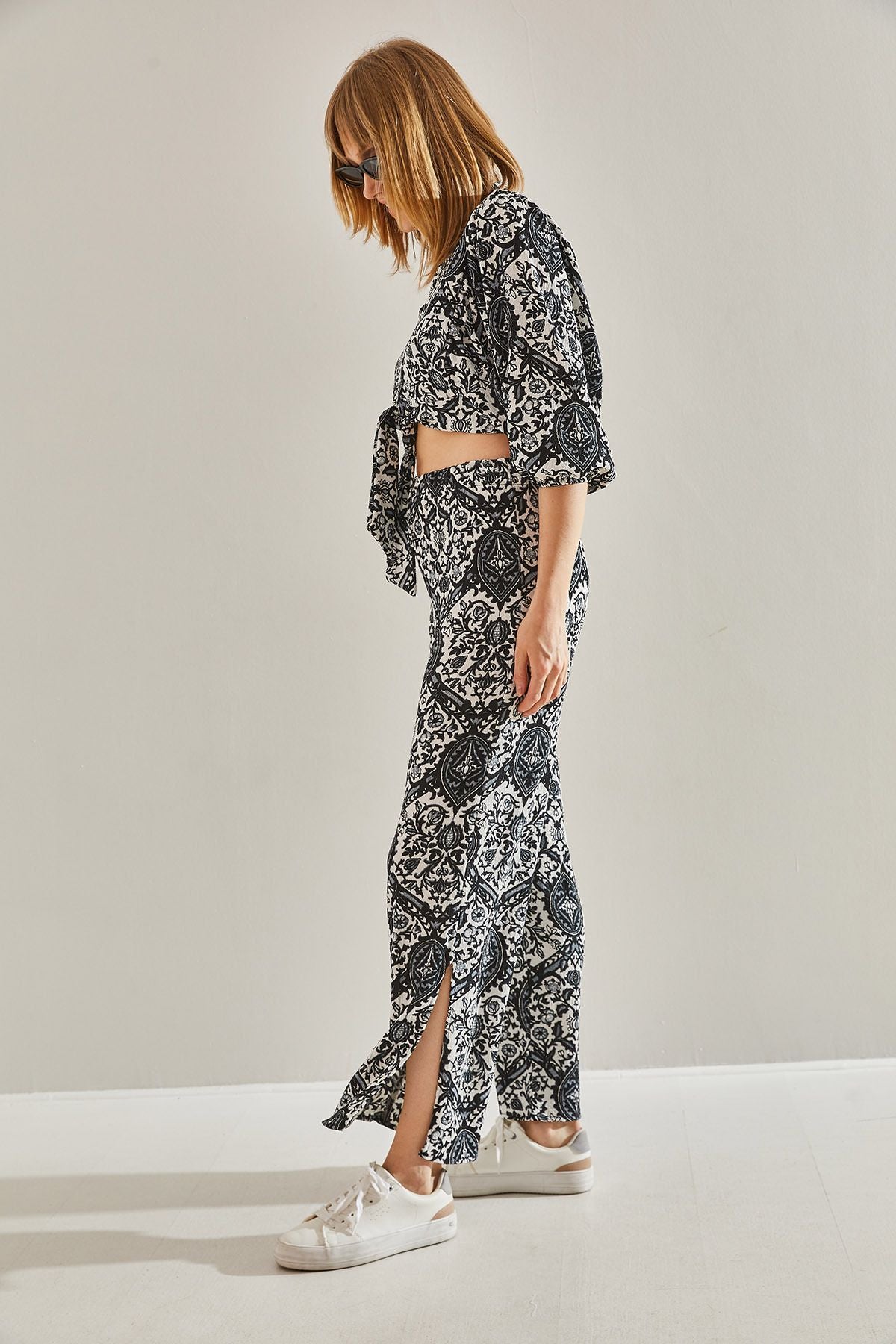 Female Black Connecting Behind and Handle Rubble Crop Palazzo Over-Upper Set 60251033