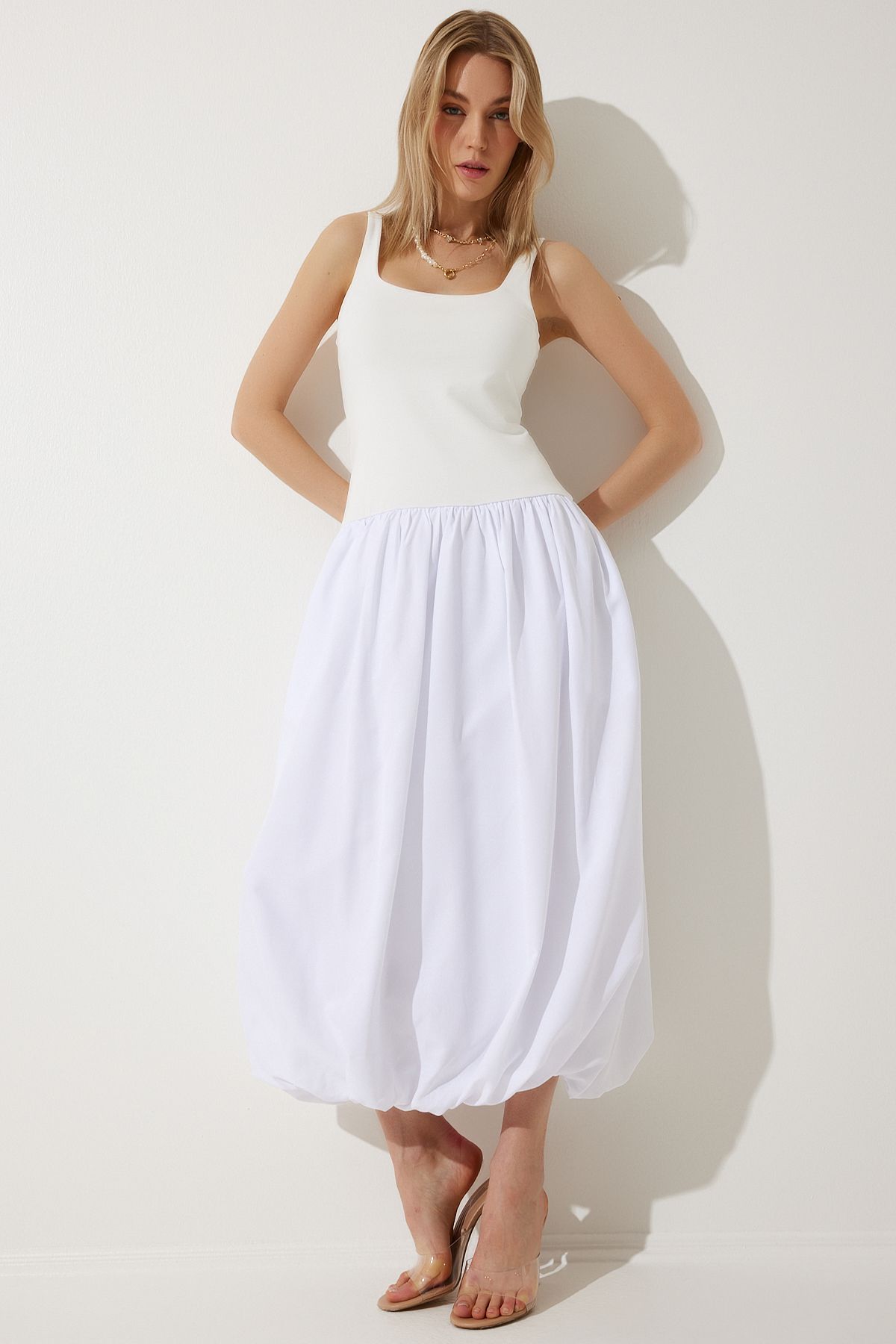 Woman White Balloon Midi Dress UB00276