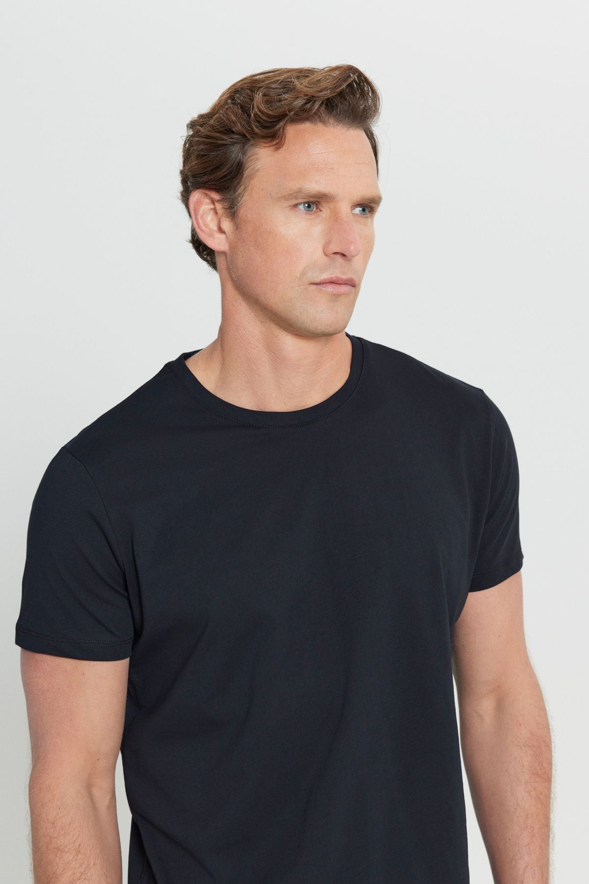 Men's black 100 %cotton slim fit narrow cut bicycle collar Basic T -shirt