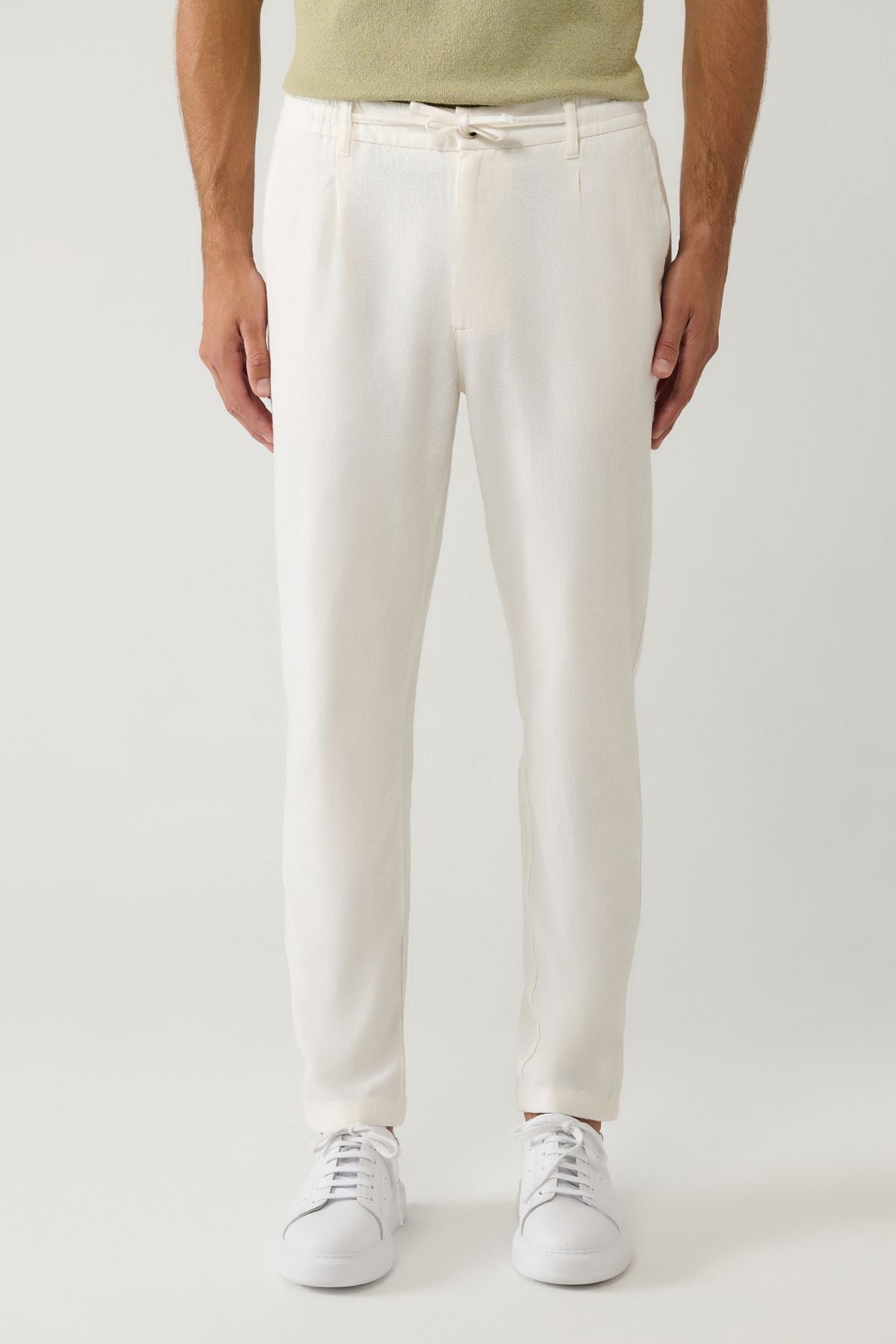 Men's broken white waist rubber linen cotton textured chino pants B003036