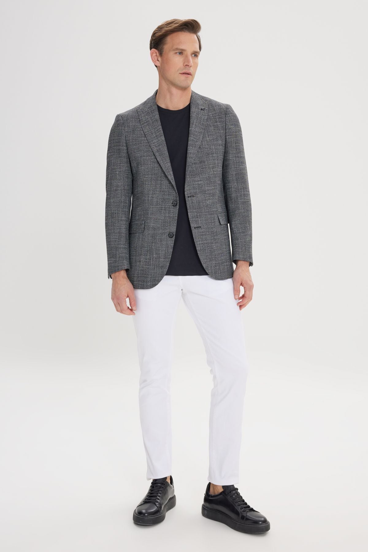 Men's black-and-white regular fit comfortable cut swallow collar patterned blazer jacket