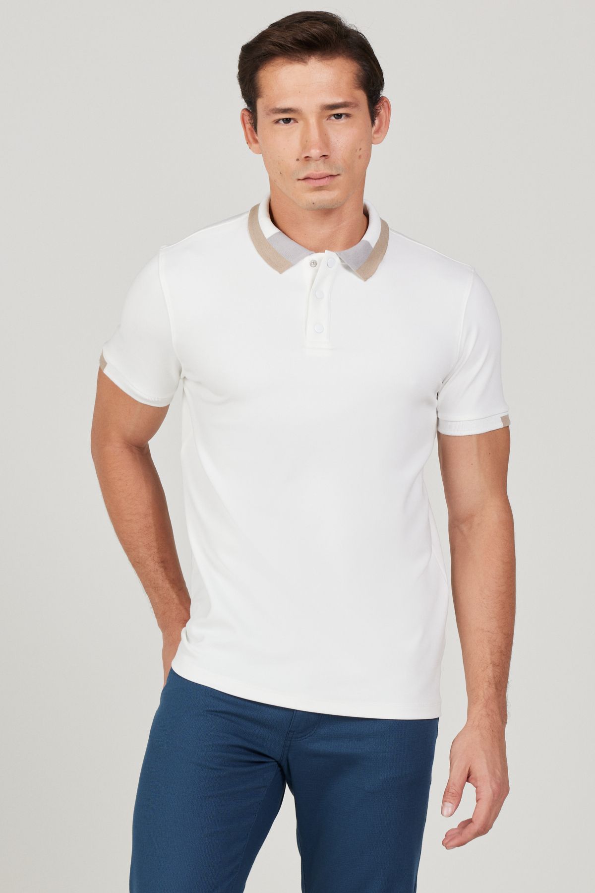 Men's white slim fit narrow cut polo collar cotton t -shirt