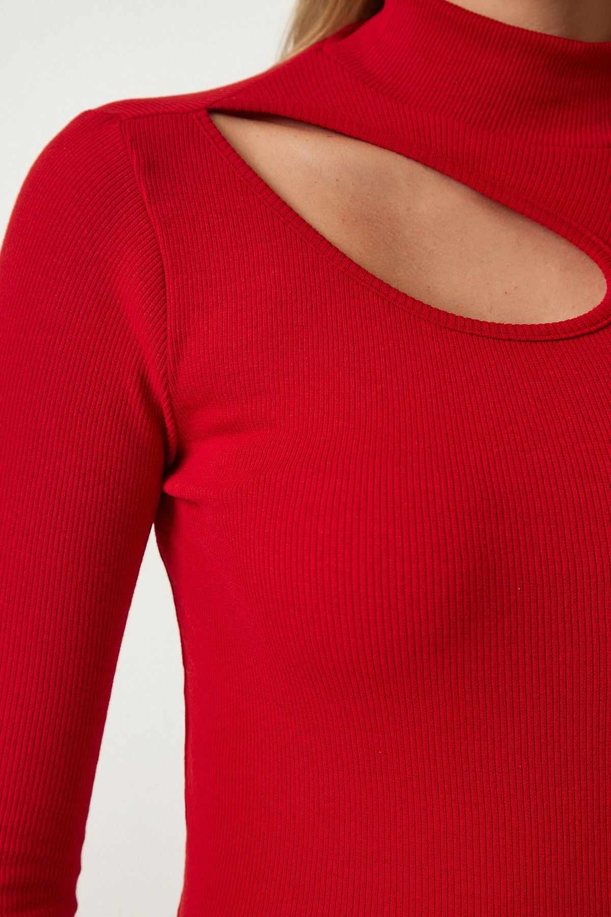 Woman Red Cut Out Detailed Wick Knitting Blouse GT00065
